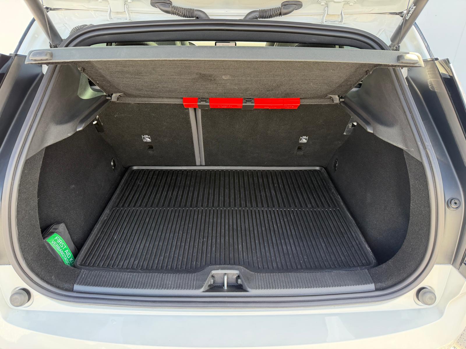 VOLVO EX30 E60 69kWh Twin Ultra-image-13