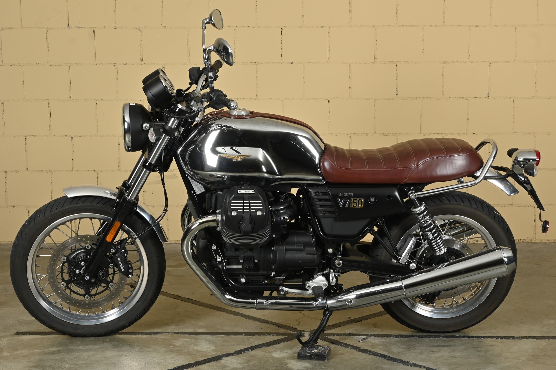 MOTO GUZZI V7 III Anniversario 750 ABS-image-11
