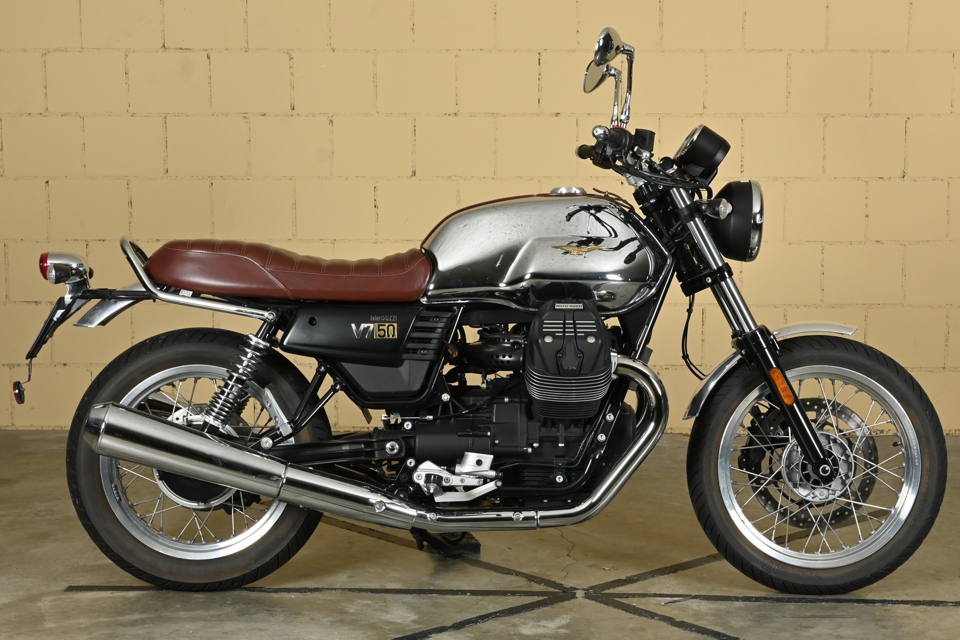 MOTO GUZZI V7 III Anniversario 750 ABS