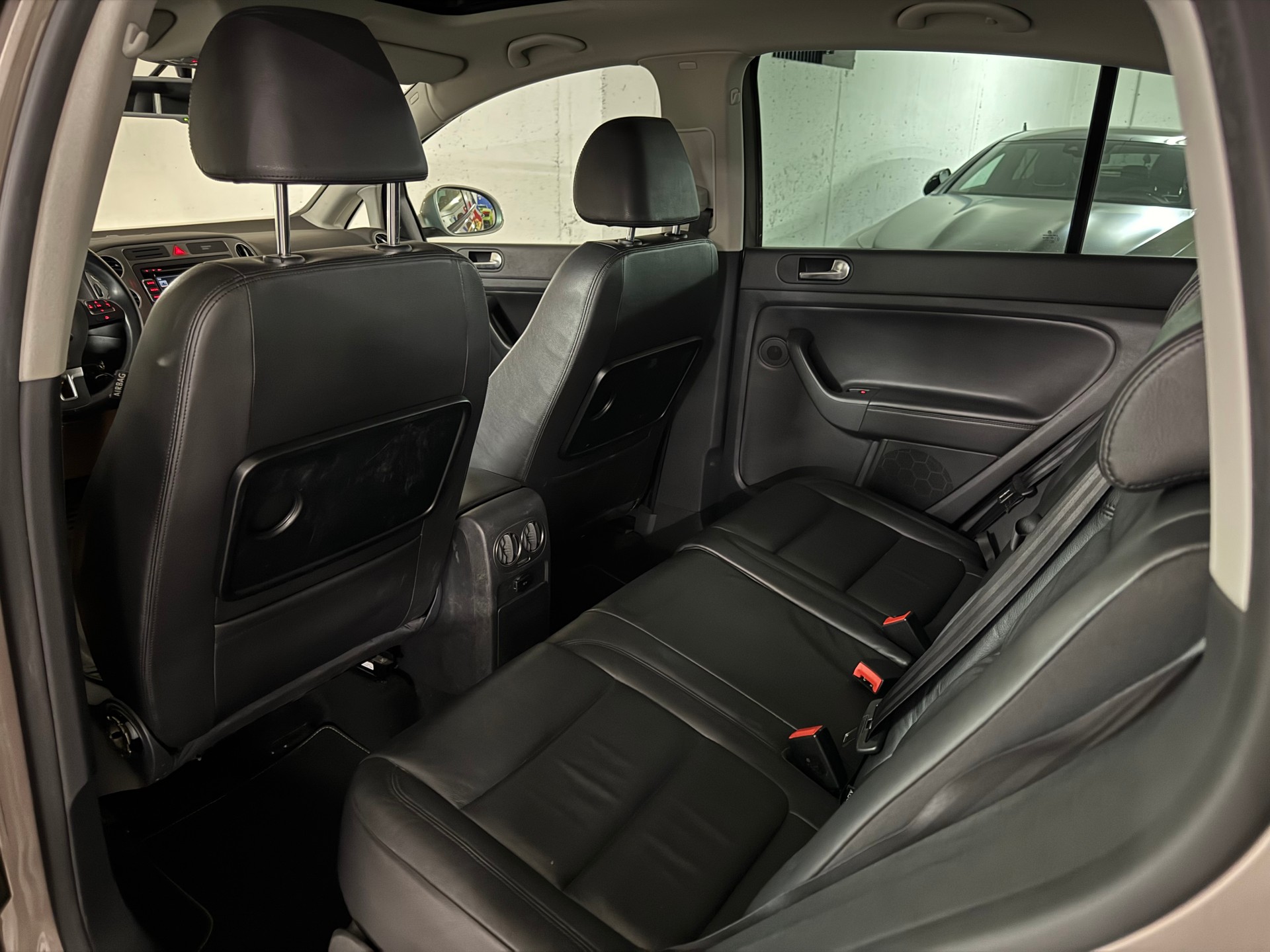 VW Golf Plus Cross 1.4 TSI Highline 1-Hand-image-14