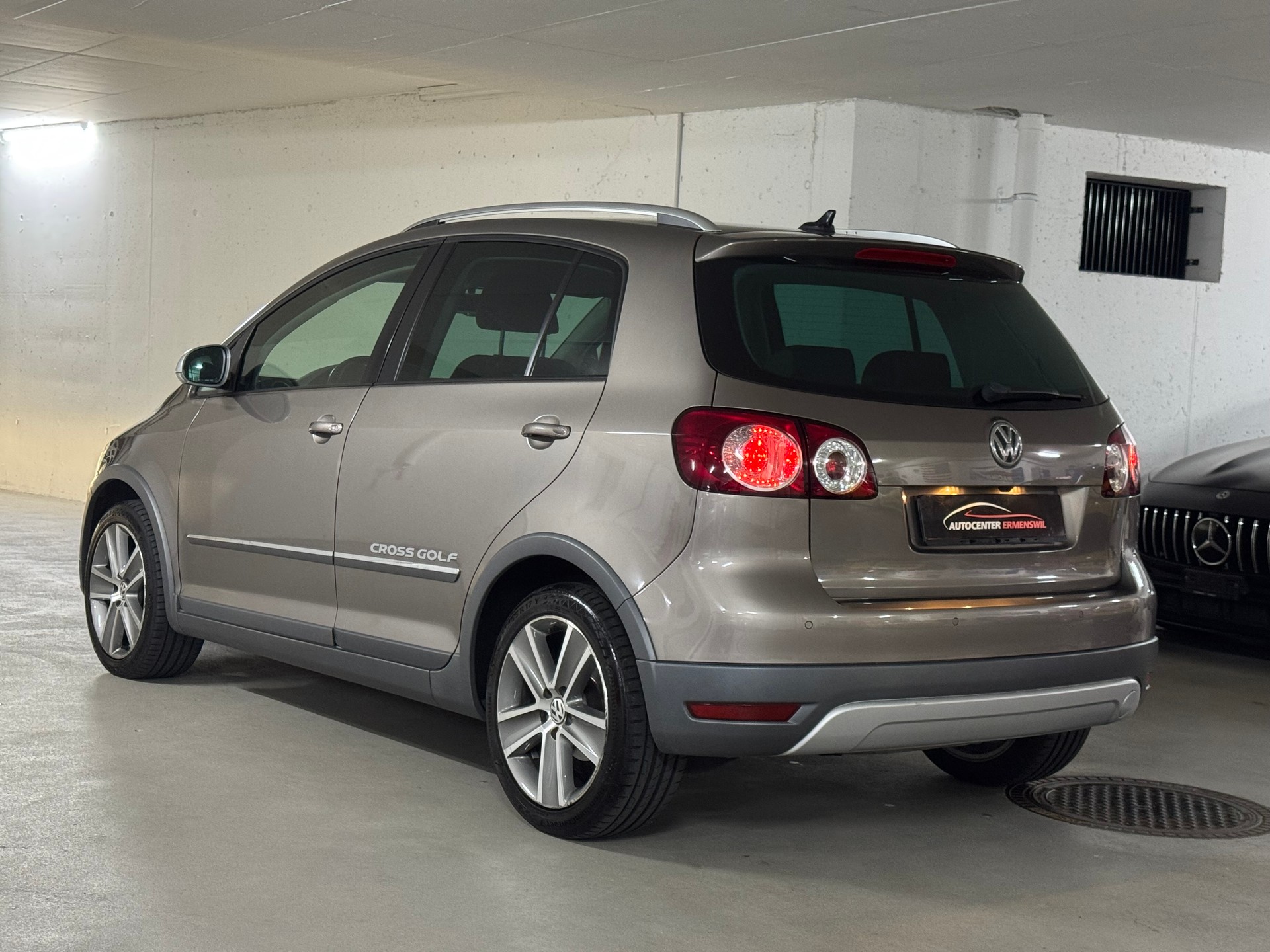 VW Golf Plus Cross 1.4 TSI Highline 1-Hand-image-4