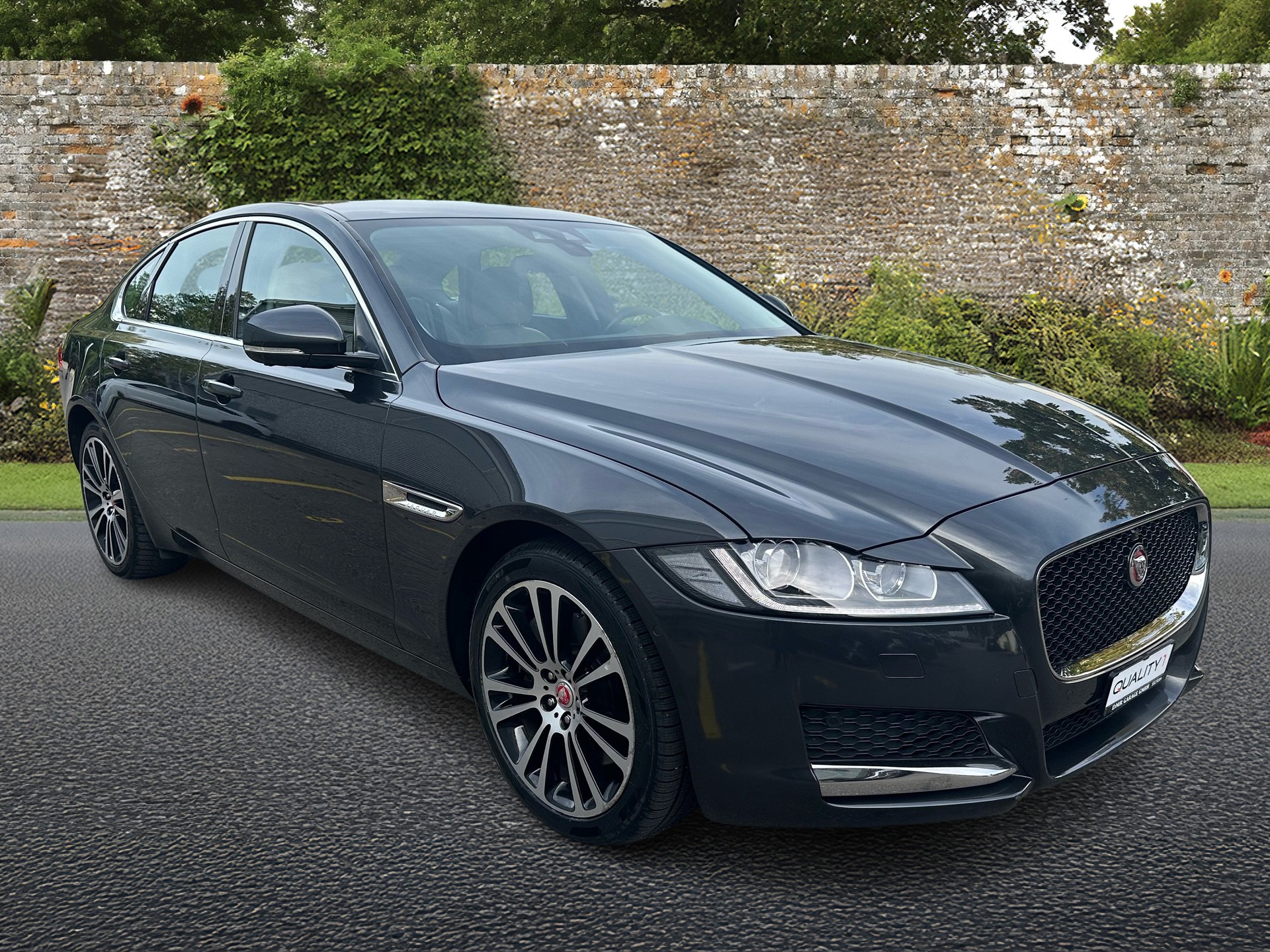 JAGUAR XF 35t R-Sport AWD-image-6
