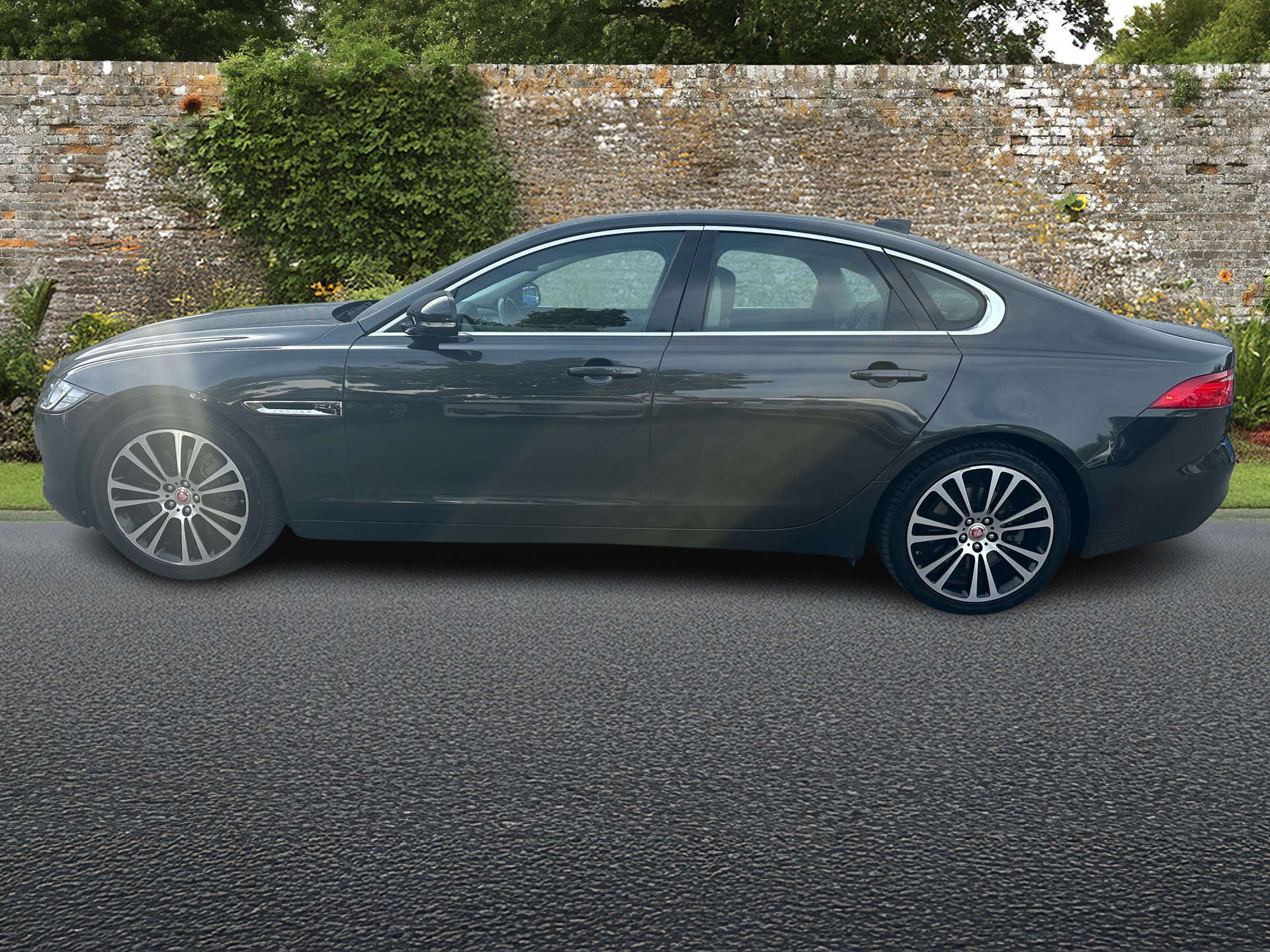 JAGUAR XF 35t R-Sport AWD-image-1