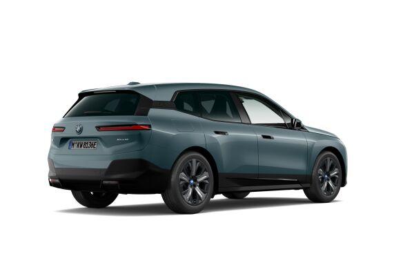 BMW iX xDrive40-showroom-element-3