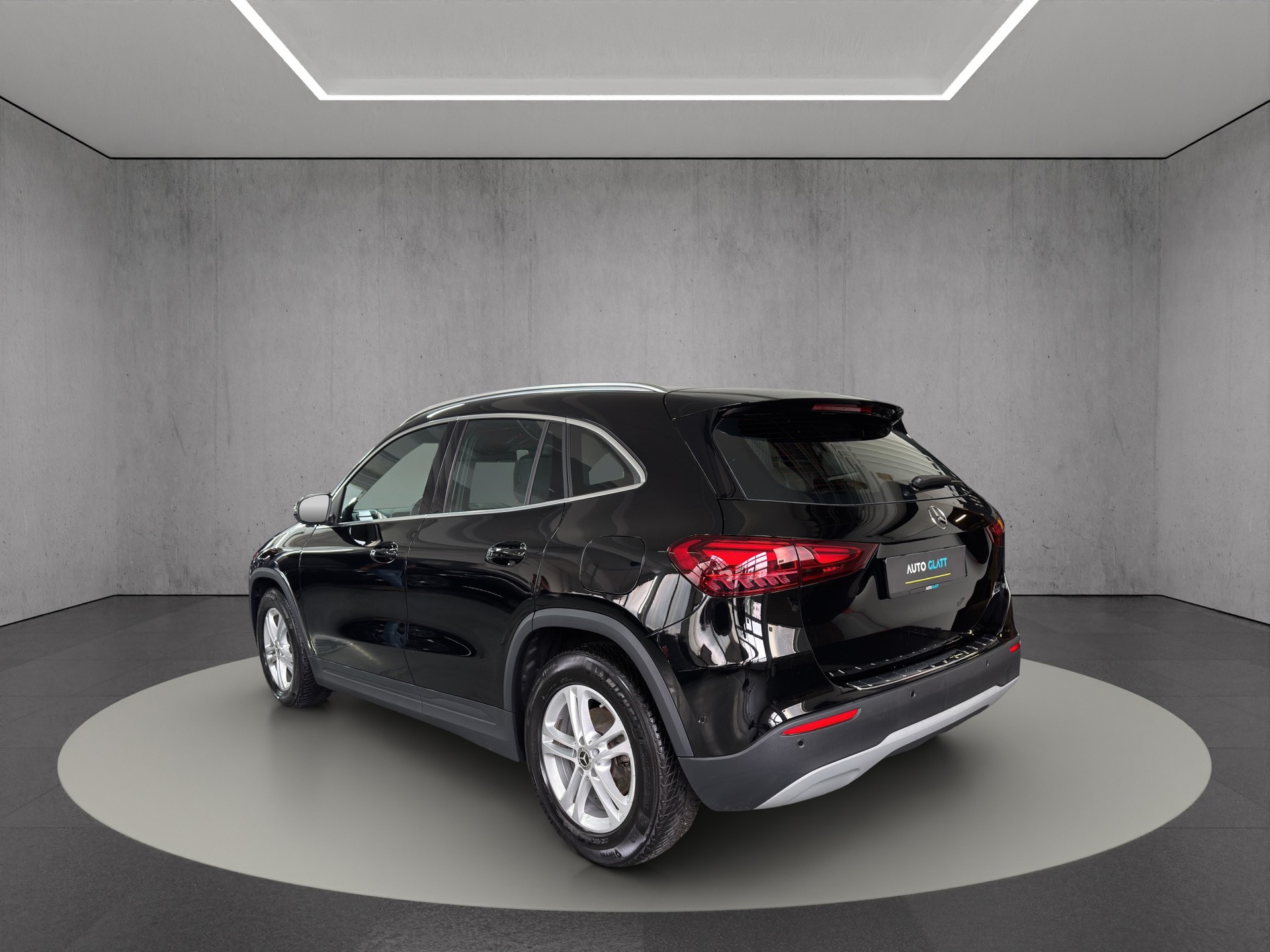 MERCEDES-BENZ GLA 200 7G-DCT "Navi-RF.-Kamera-Digital Cockpit"-image-4