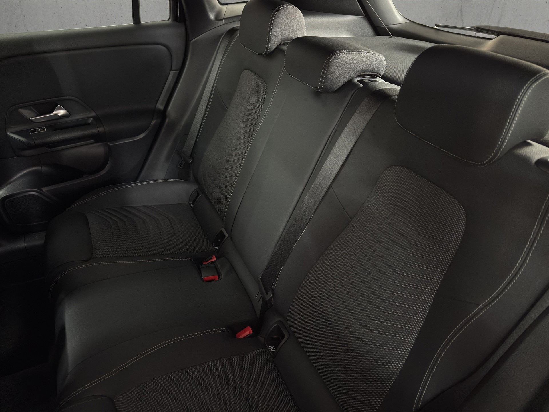 MERCEDES-BENZ GLA 200 7G-DCT "Navi-RF.-Kamera-Digital Cockpit"-image-9