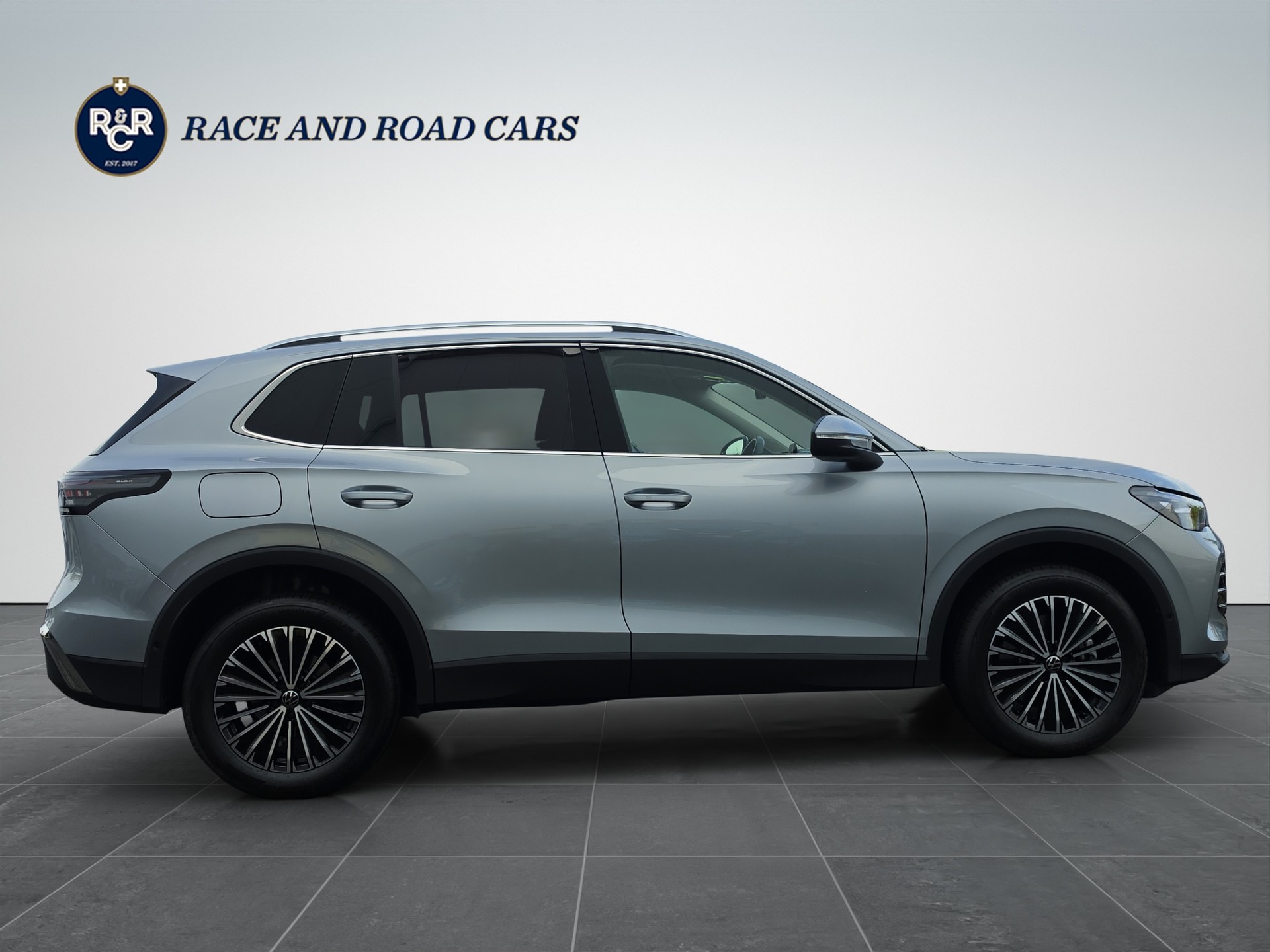 VW Tiguan 2.0 TSI Elegance DSG 4motion-image-3
