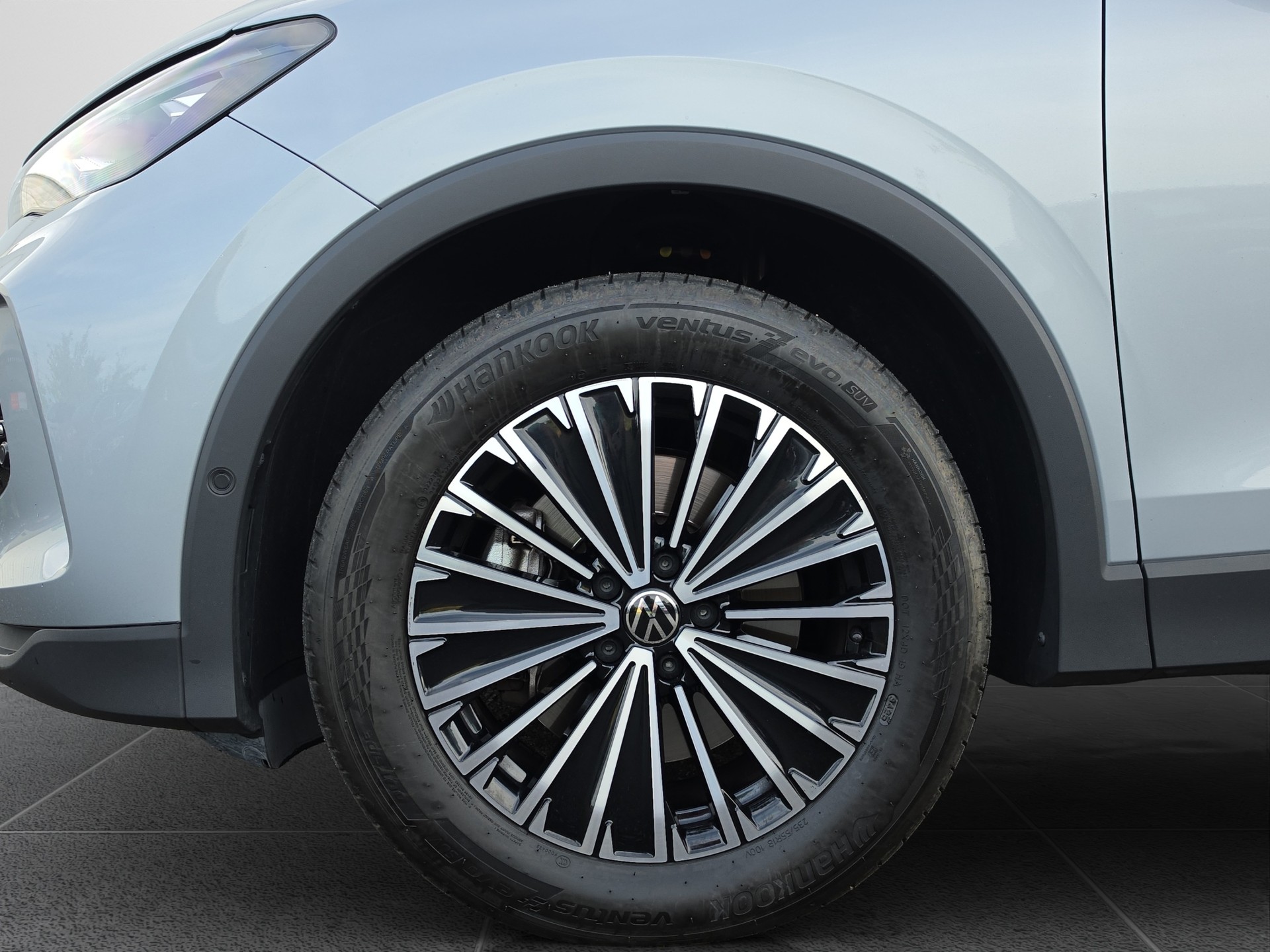 VW Tiguan 2.0 TSI Elegance DSG 4motion-image-8