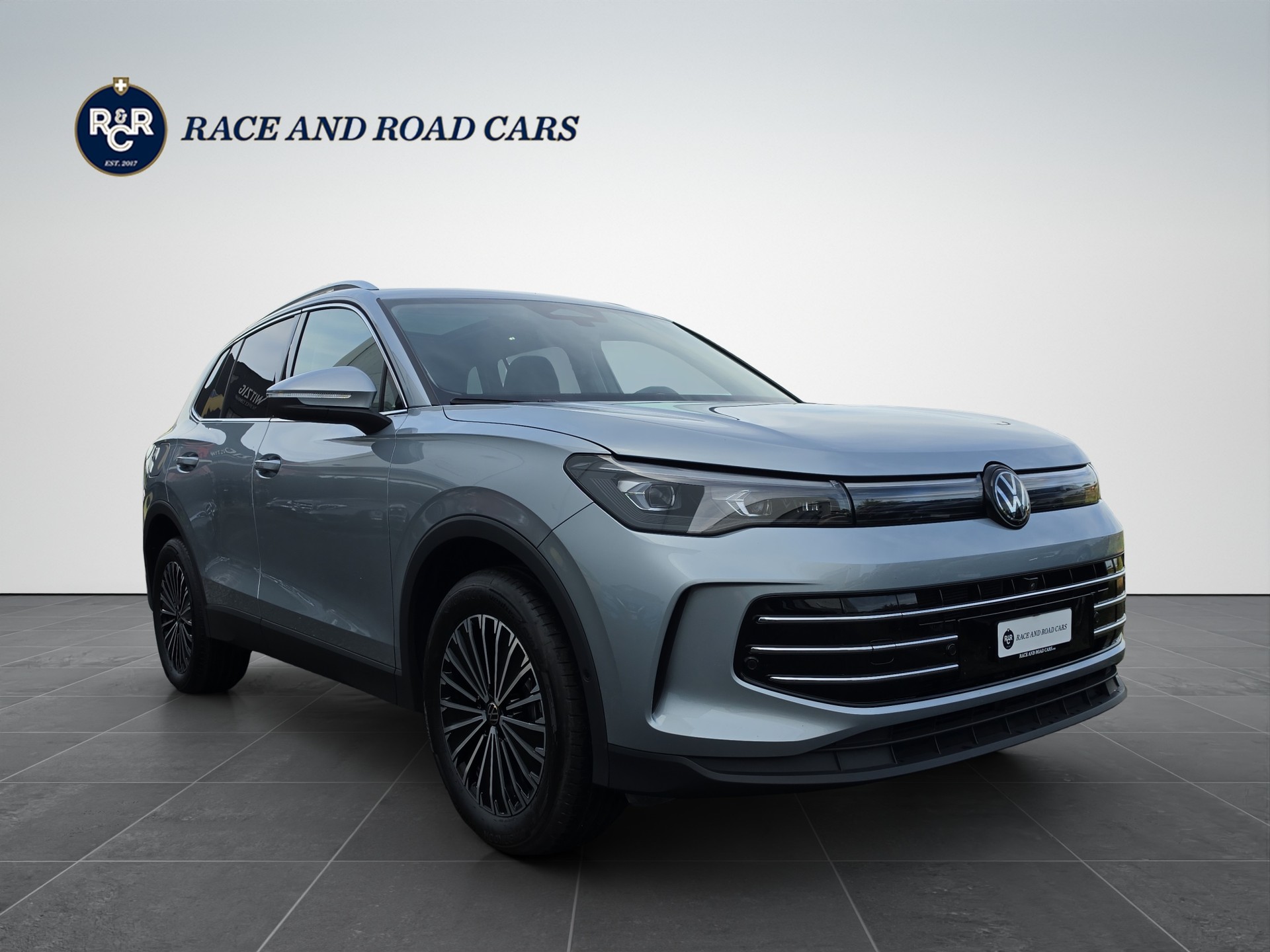 VW Tiguan 2.0 TSI Elegance DSG 4motion-image-2