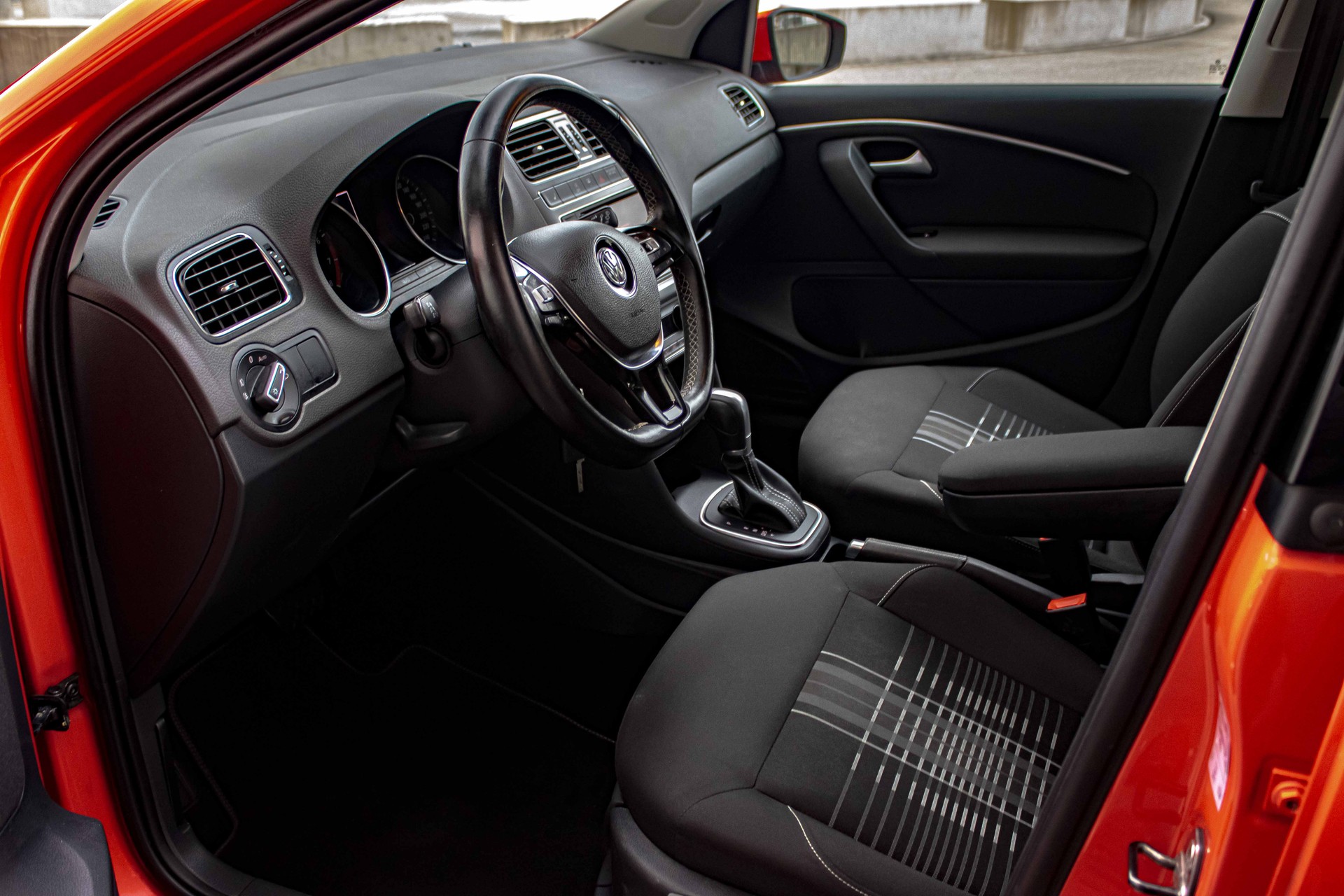 VW Polo 1.2 TSI BMT Lounge DSG-image-9