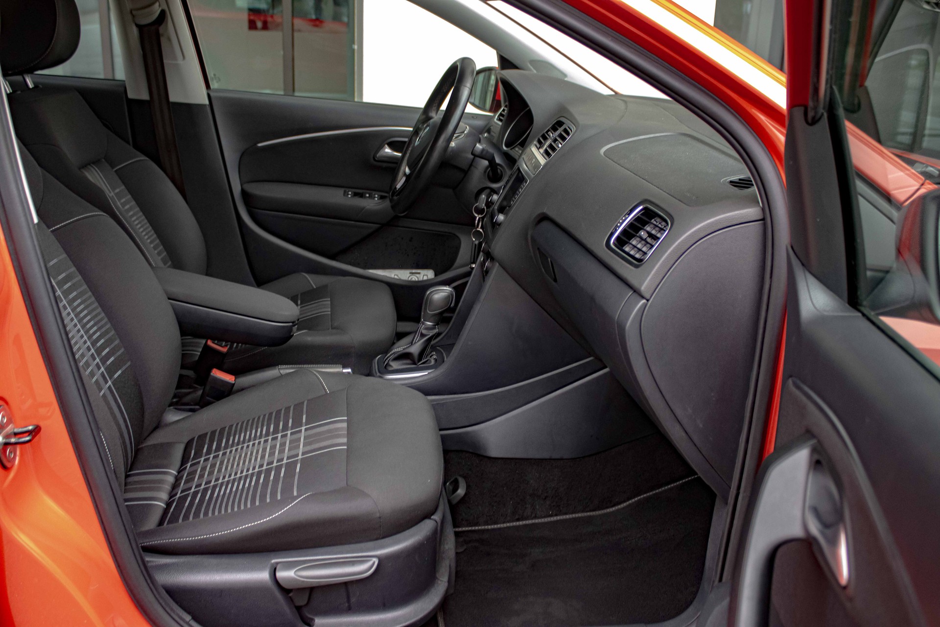 VW Polo 1.2 TSI BMT Lounge DSG-image-15