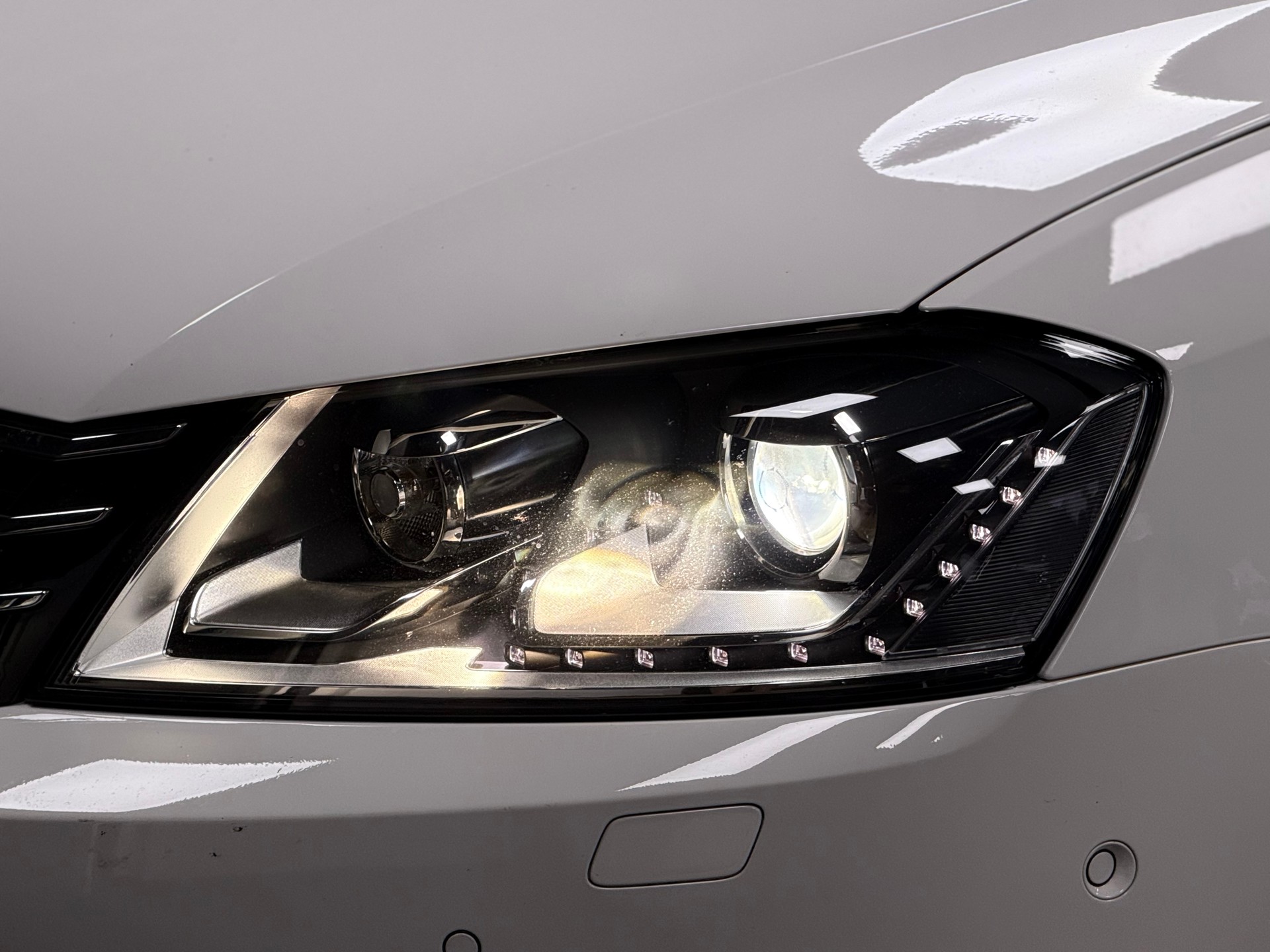VW Passat Variant 3.6 FSI Highline 4Motion DSG-image-6