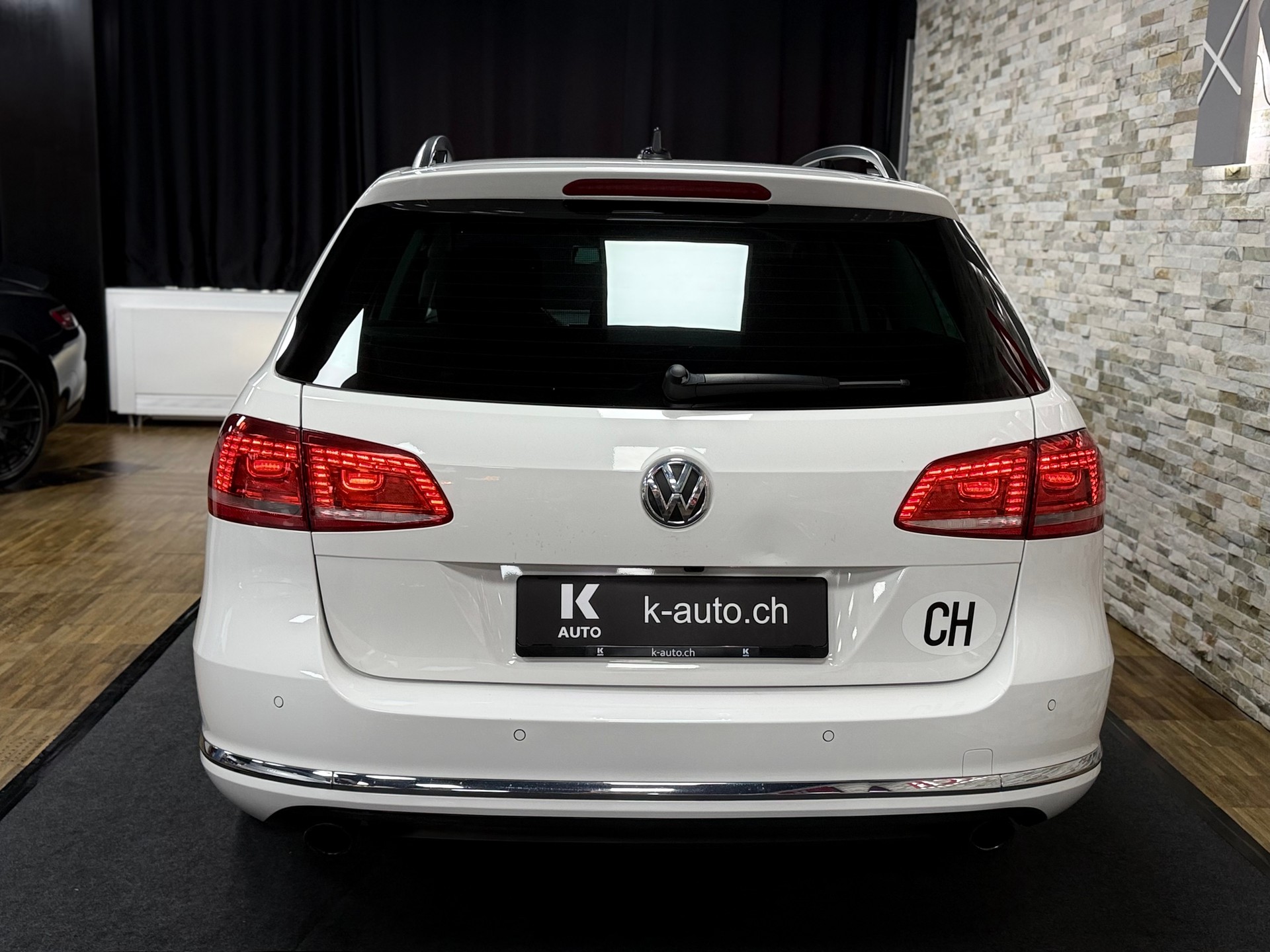 VW Passat Variant 3.6 FSI Highline 4Motion DSG-image-2
