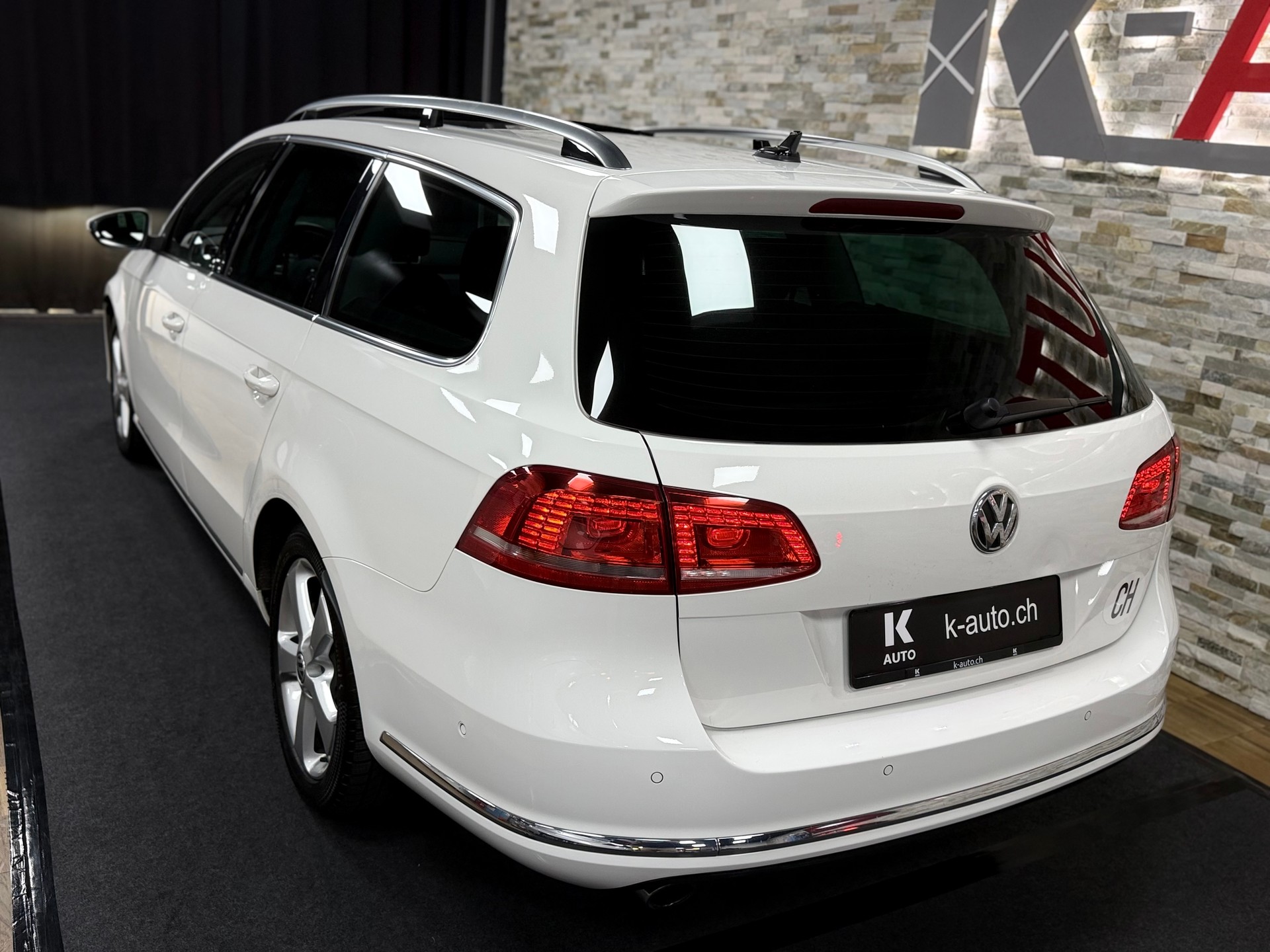 VW Passat Variant 3.6 FSI Highline 4Motion DSG-image-1