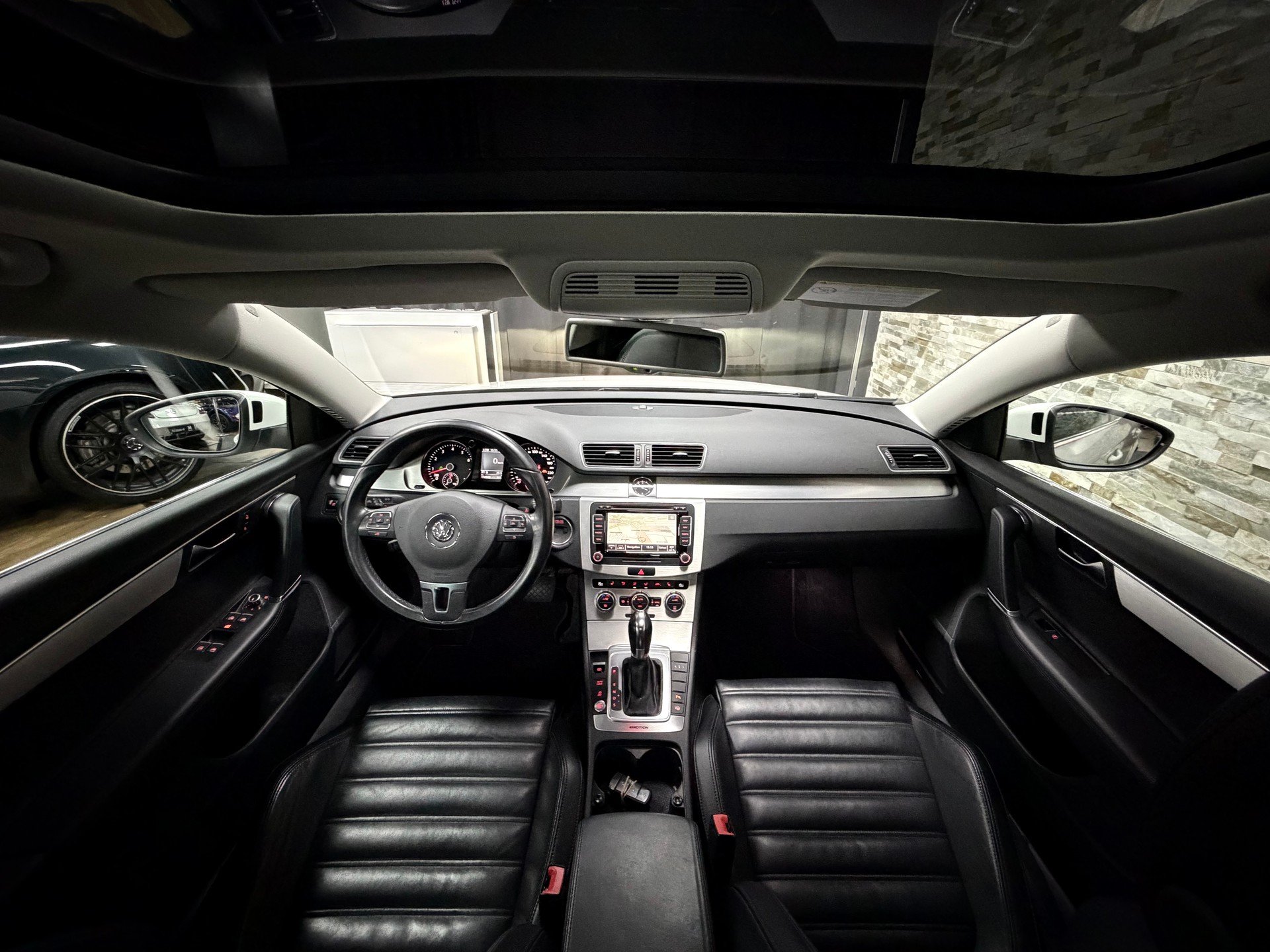 VW Passat Variant 3.6 FSI Highline 4Motion DSG-image-25