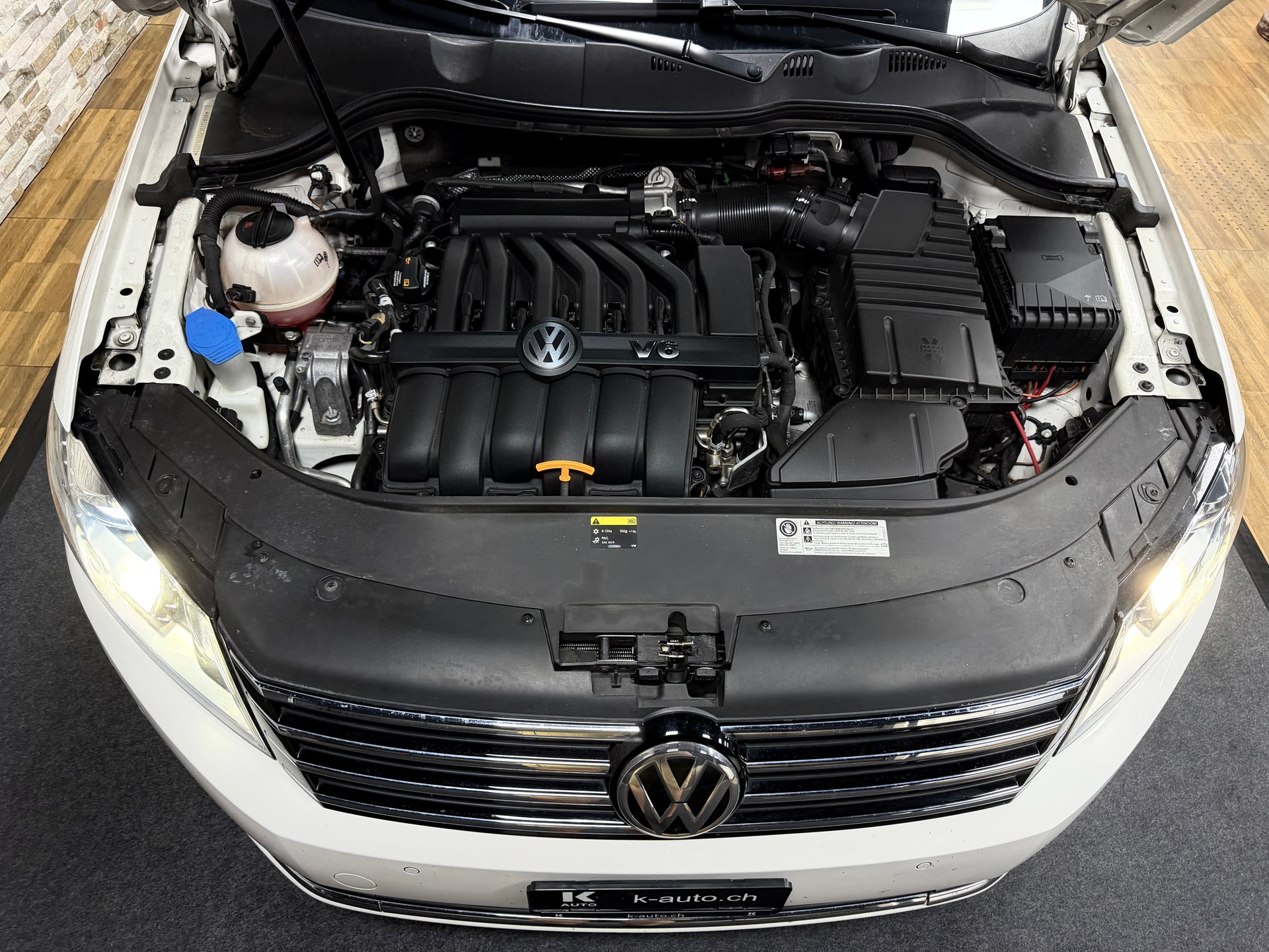 VW Passat Variant 3.6 FSI Highline 4Motion DSG-image-31
