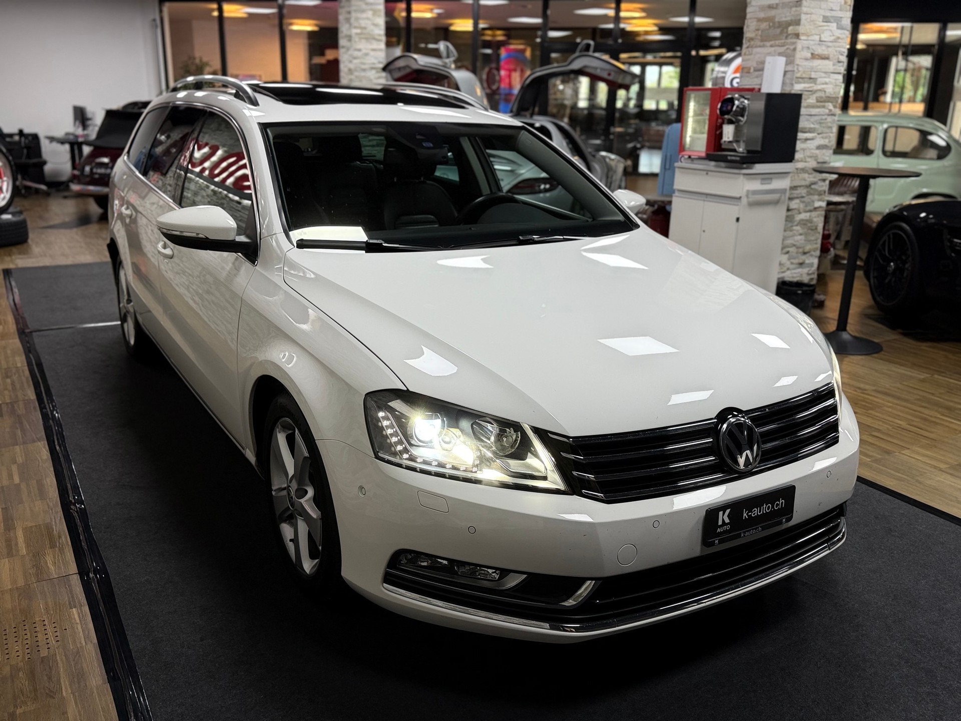 VW Passat Variant 3.6 FSI Highline 4Motion DSG-image-5