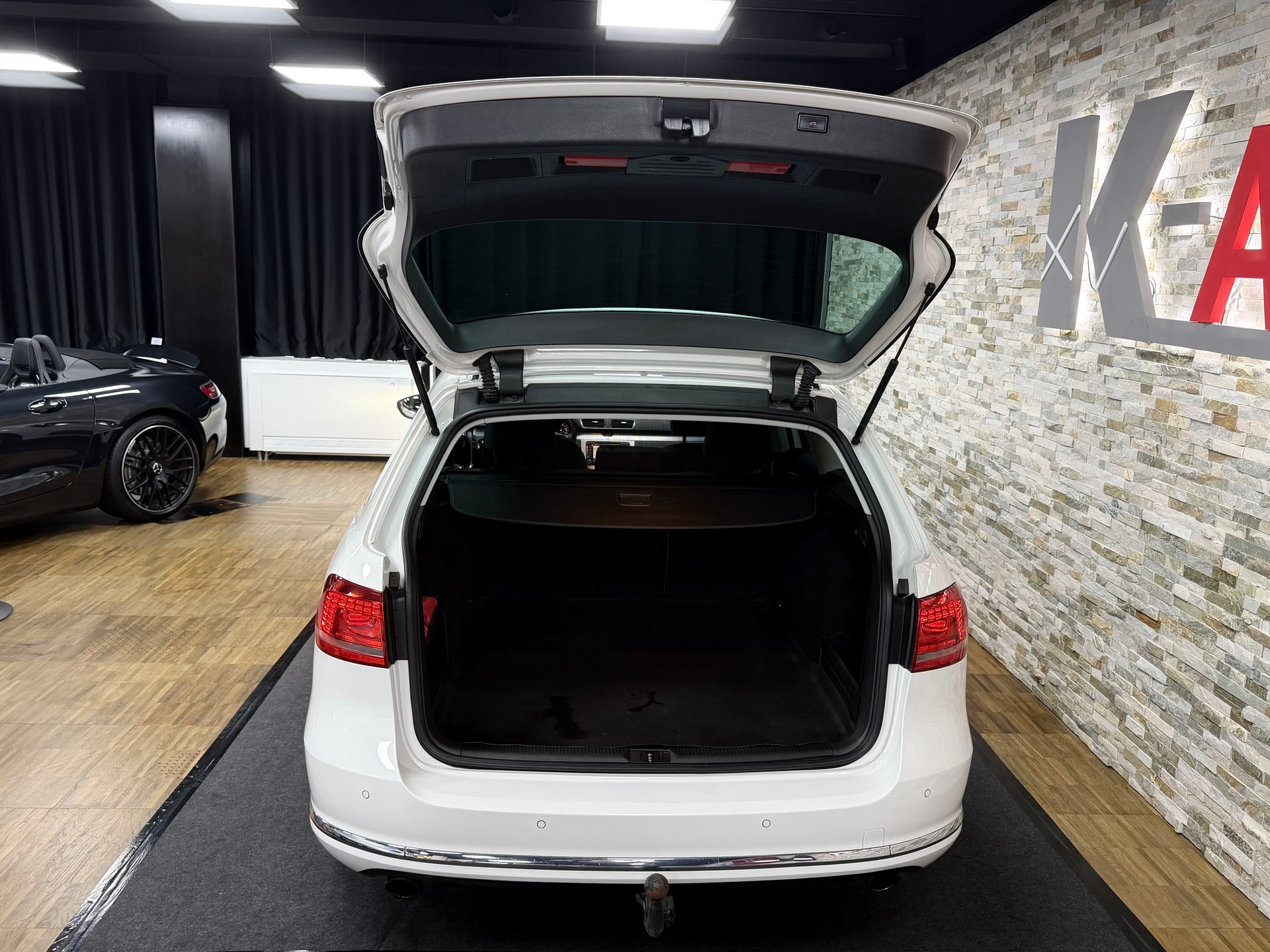 VW Passat Variant 3.6 FSI Highline 4Motion DSG-image-27