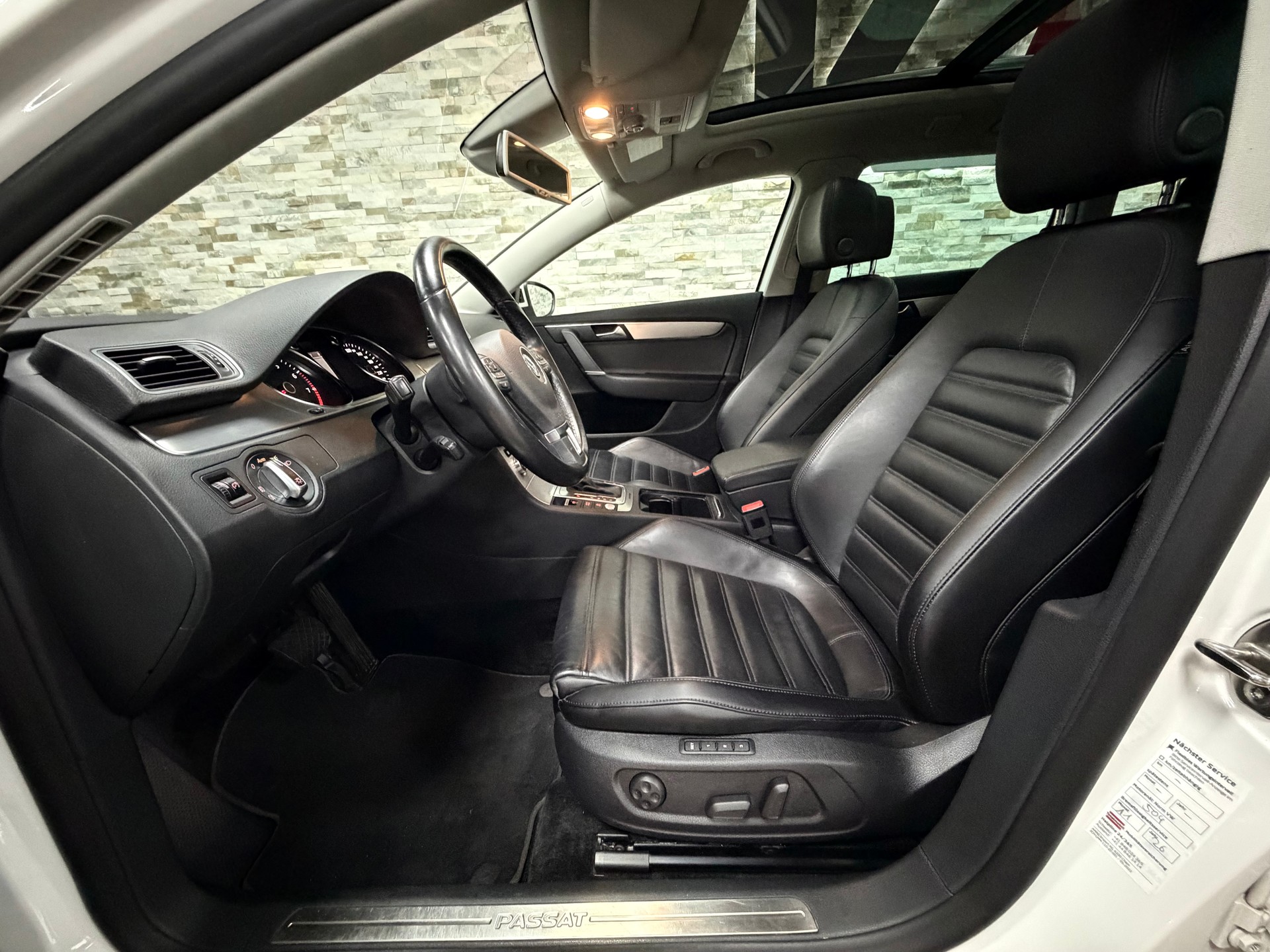 VW Passat Variant 3.6 FSI Highline 4Motion DSG-image-10