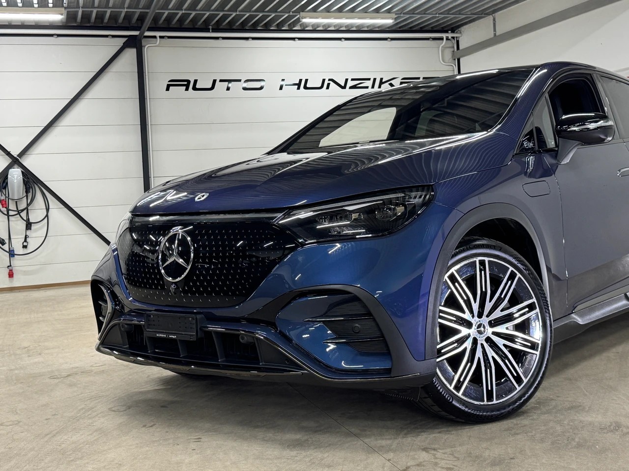 MERCEDES-BENZ EQE SUV 500 4 Matic AMG Executive Edition 408PS-showroom-element-1
