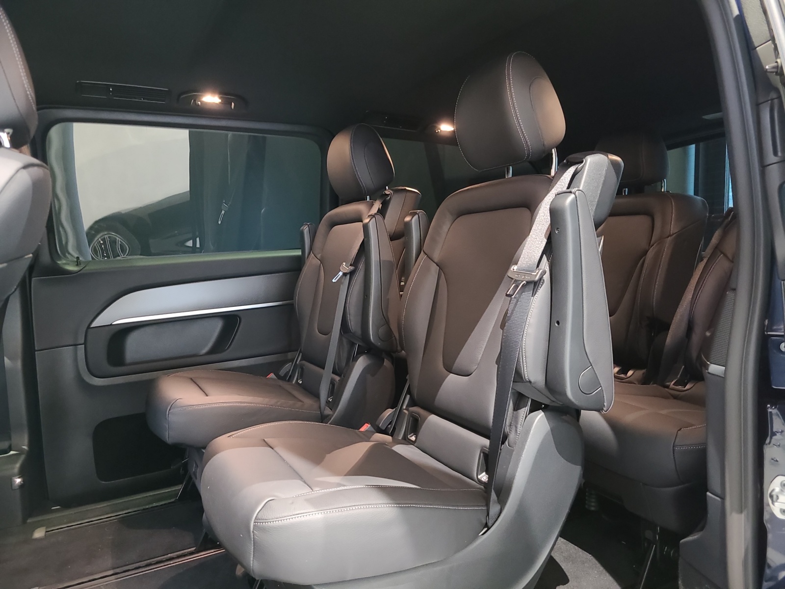MERCEDES-BENZ V 300 d Avantgarde lang 4M-image-2