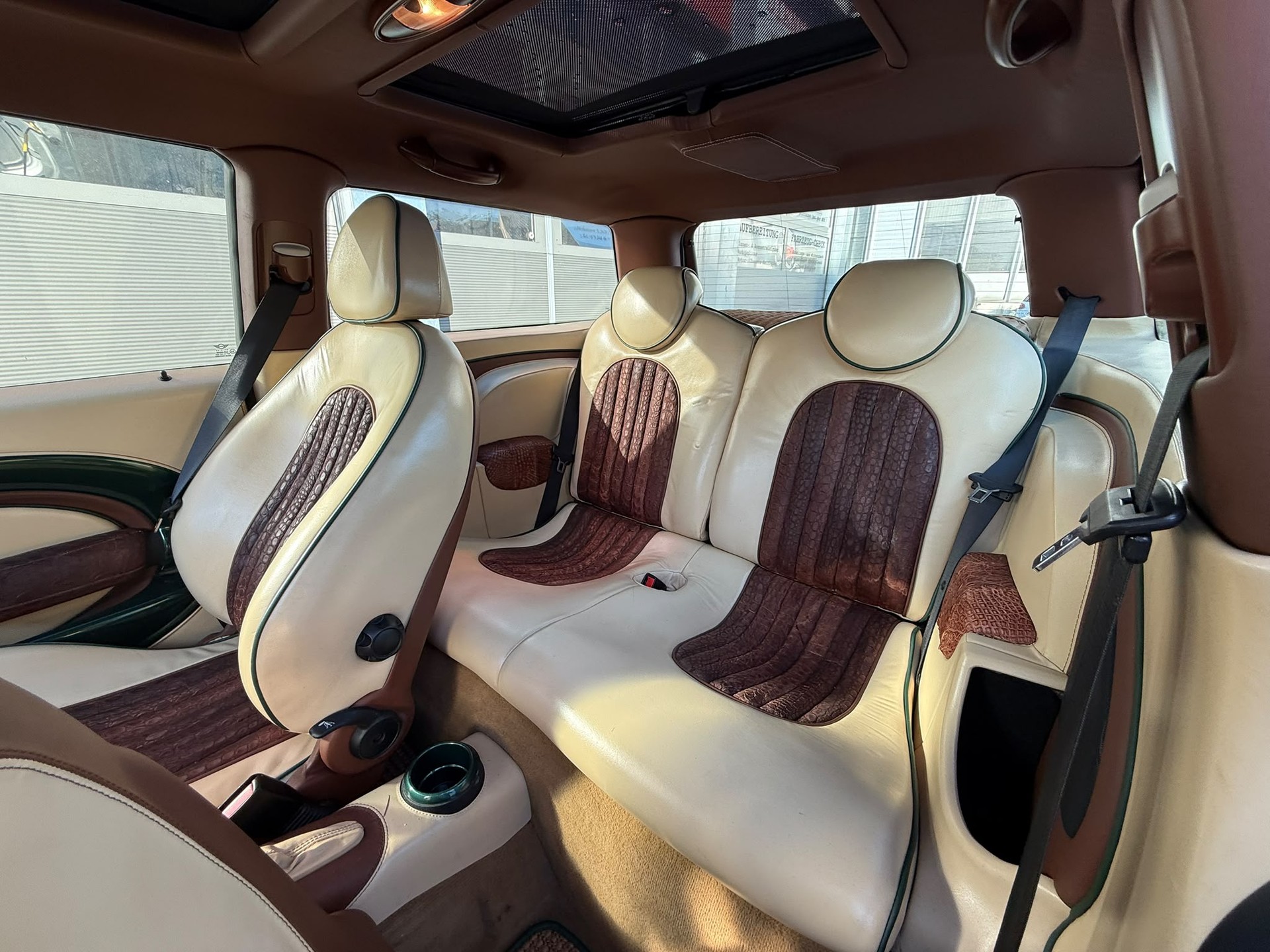 MINI Cooper-image-10