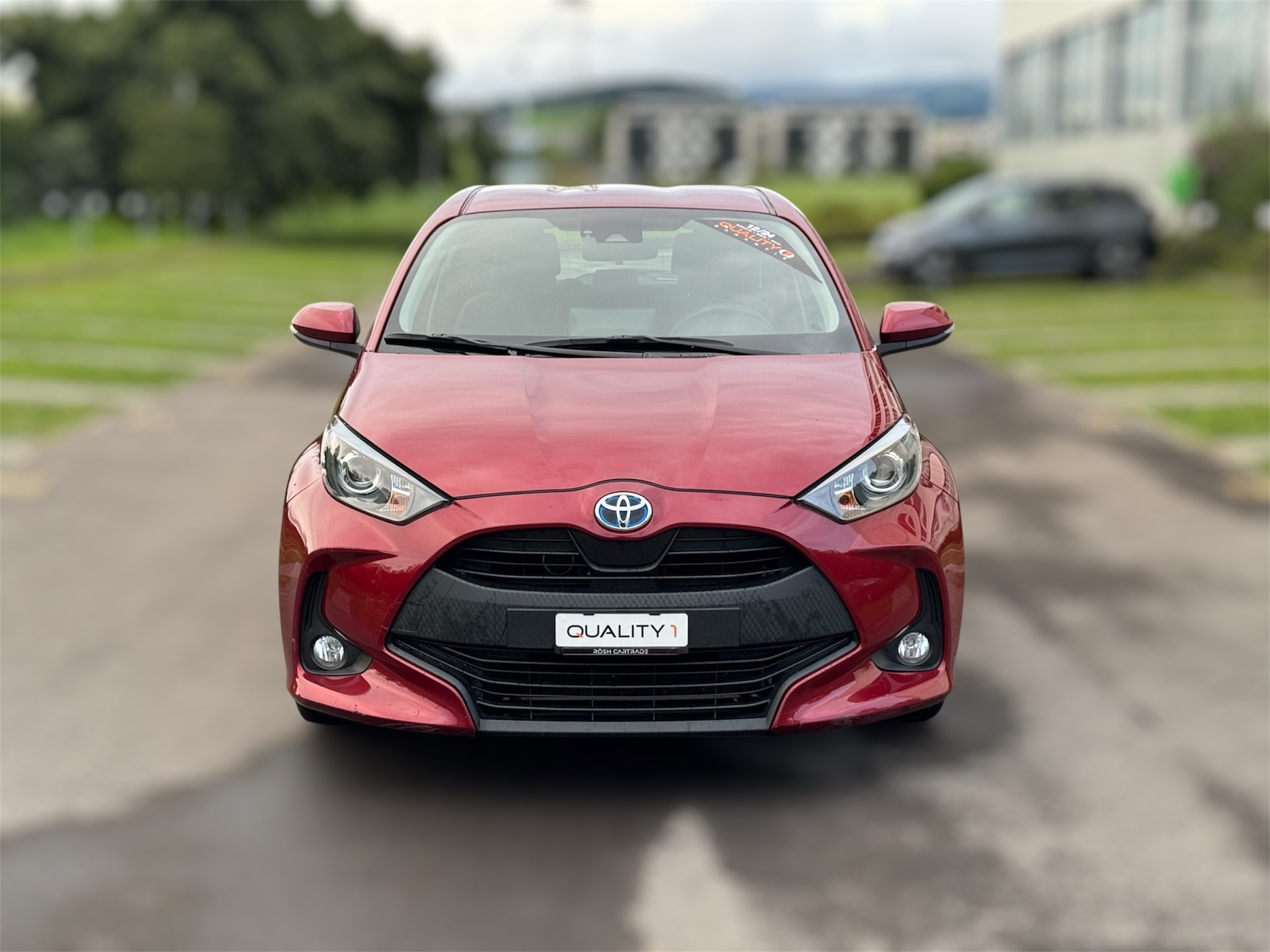 TOYOTA Yaris 1.5 Active e-CVT-image-1