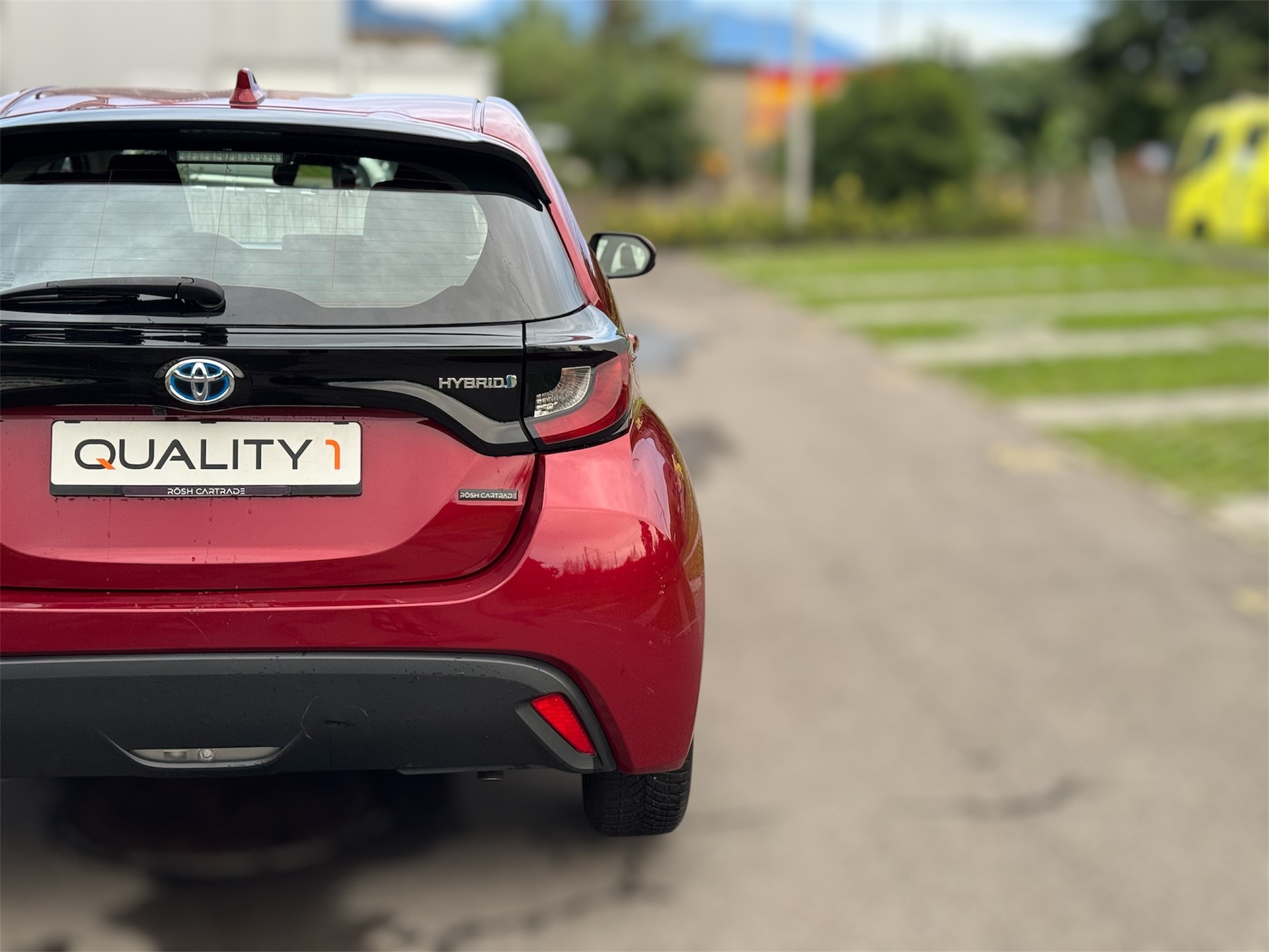 TOYOTA Yaris 1.5 Active e-CVT-image-13
