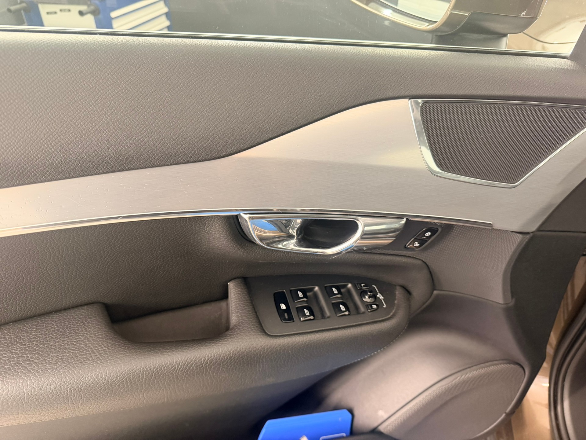 VOLVO XC90 D5 AWD Momentum Geartronic-image-21