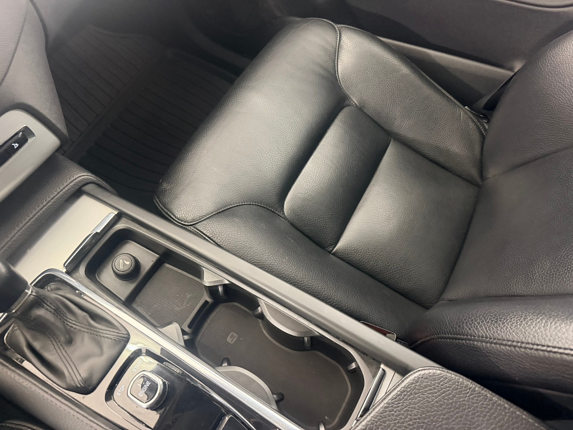 VOLVO XC90 D5 AWD Momentum Geartronic-image-26