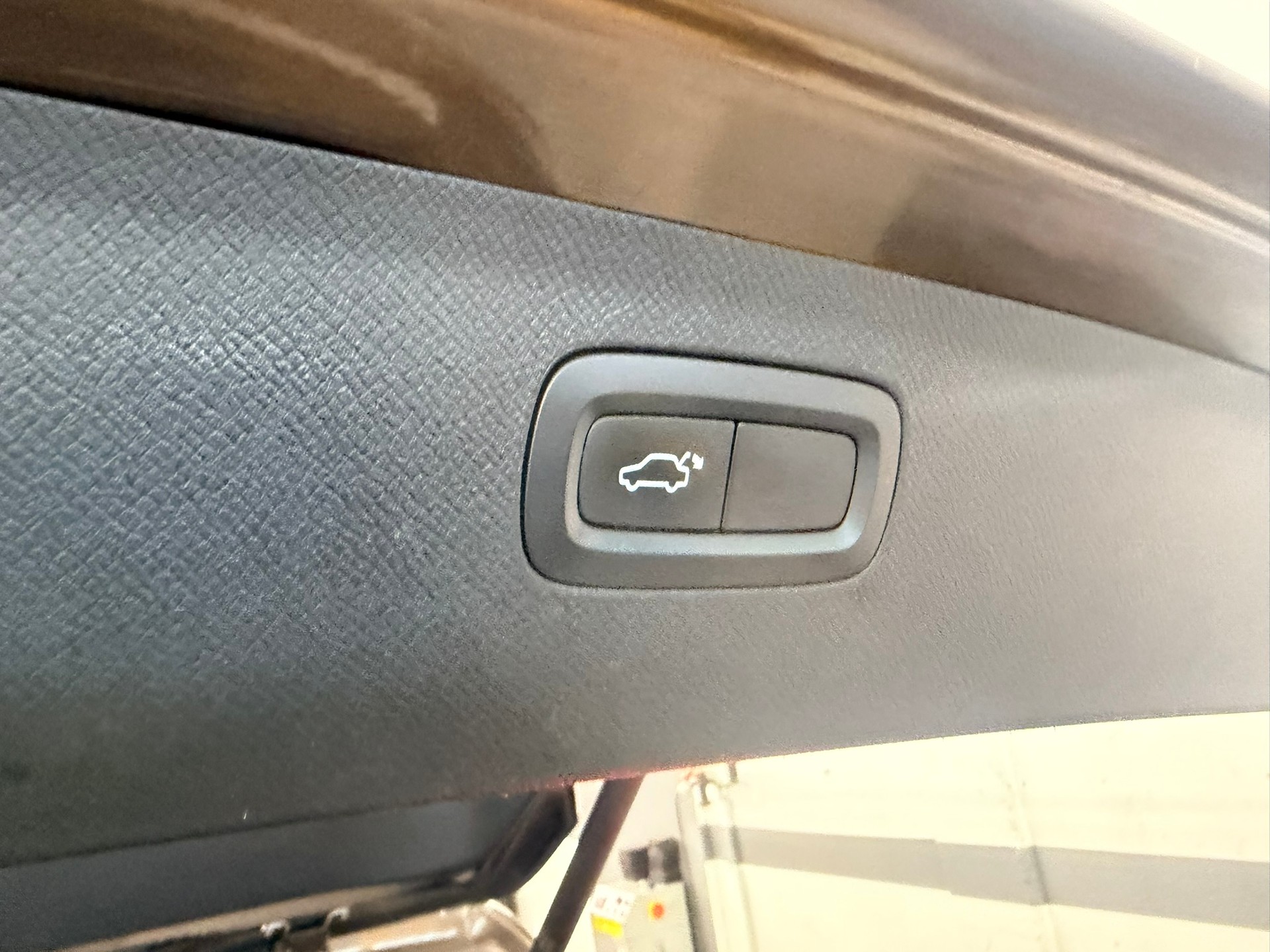 VOLVO XC90 D5 AWD Momentum Geartronic-image-13