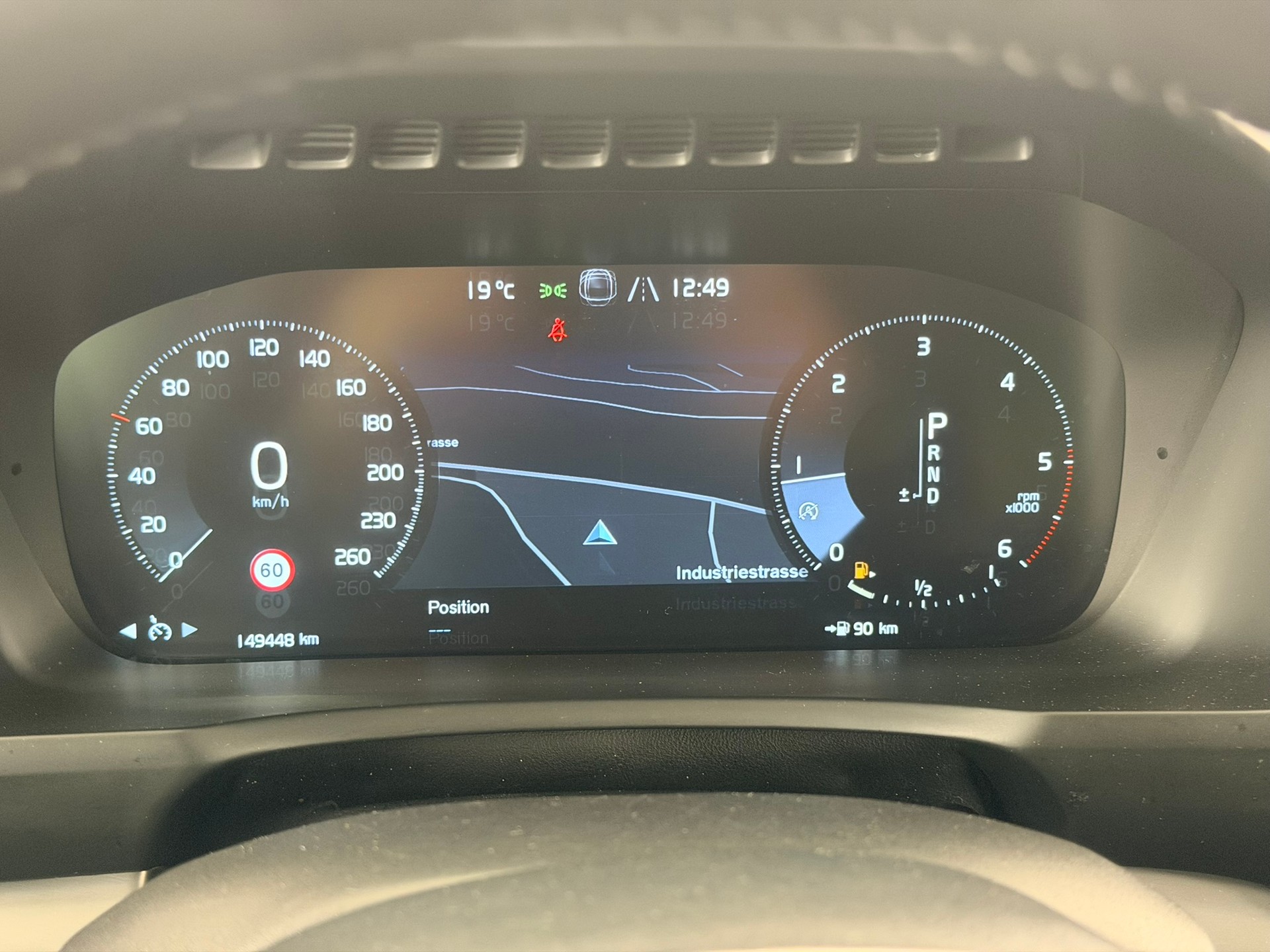 VOLVO XC90 D5 AWD Momentum Geartronic-image-23