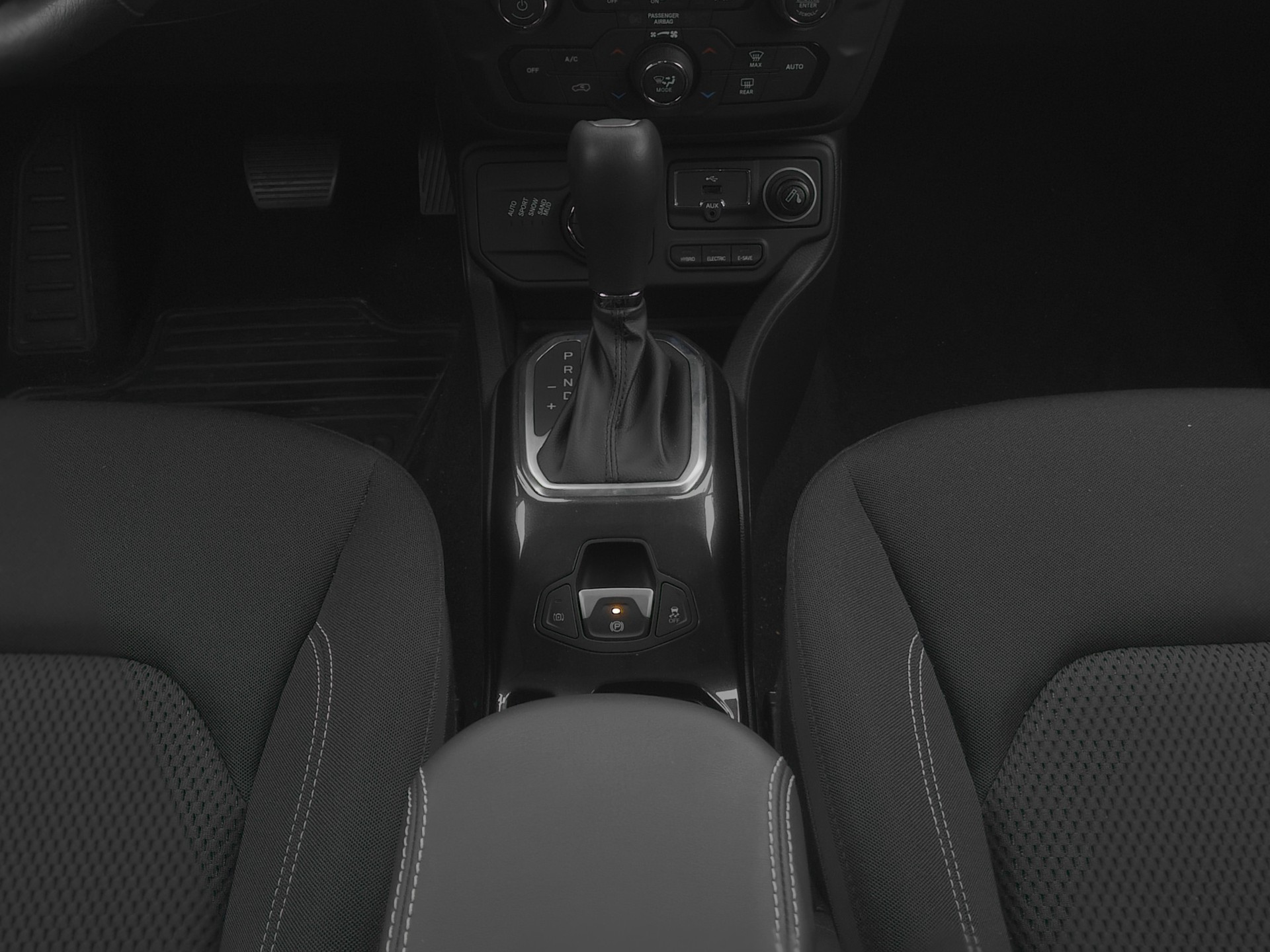 JEEP Renegade 1.3 T4 4xe PHEV Limited AWD-image-9