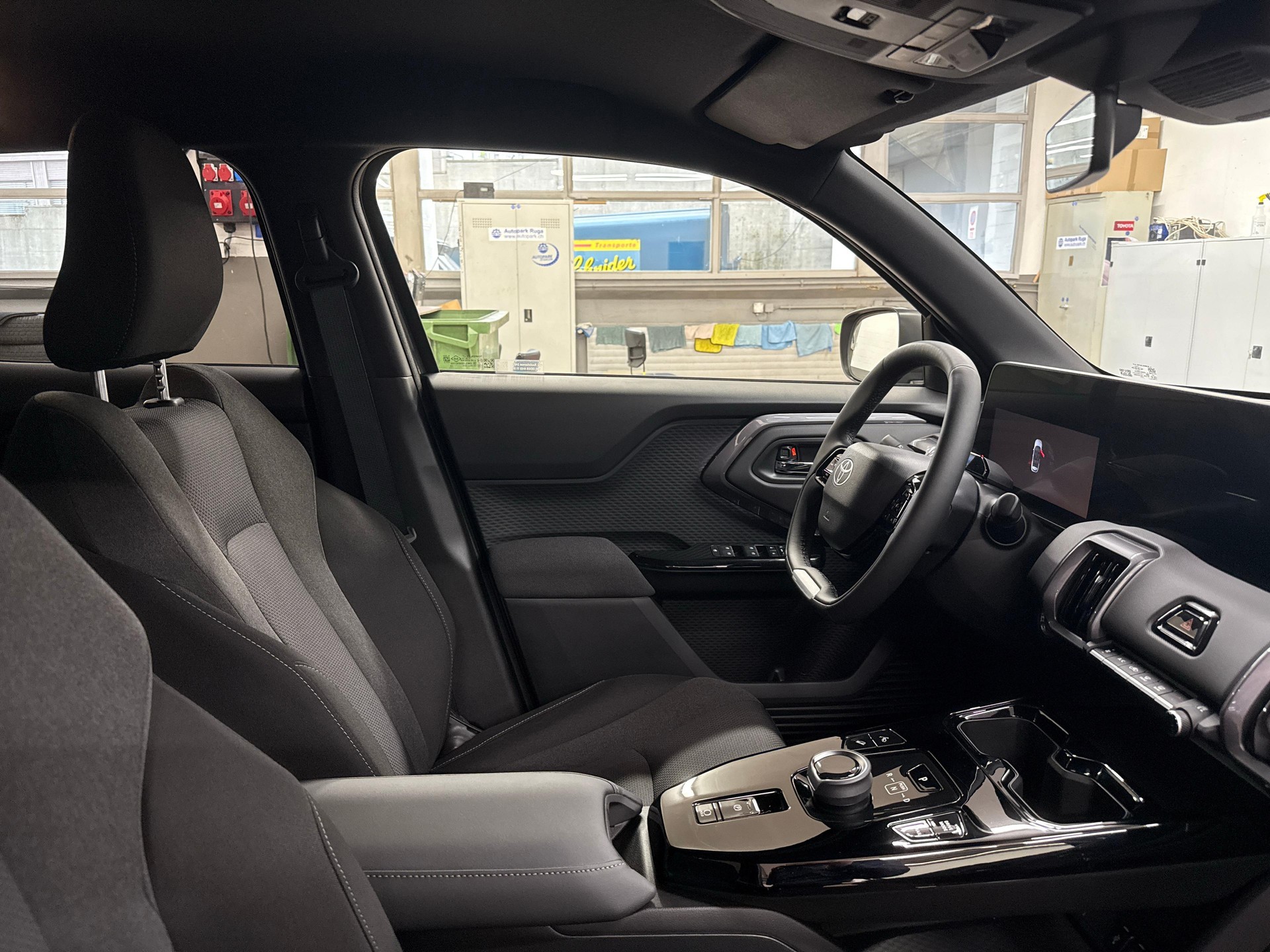 TOYOTA Urban Cruiser Trend AWD-image-9