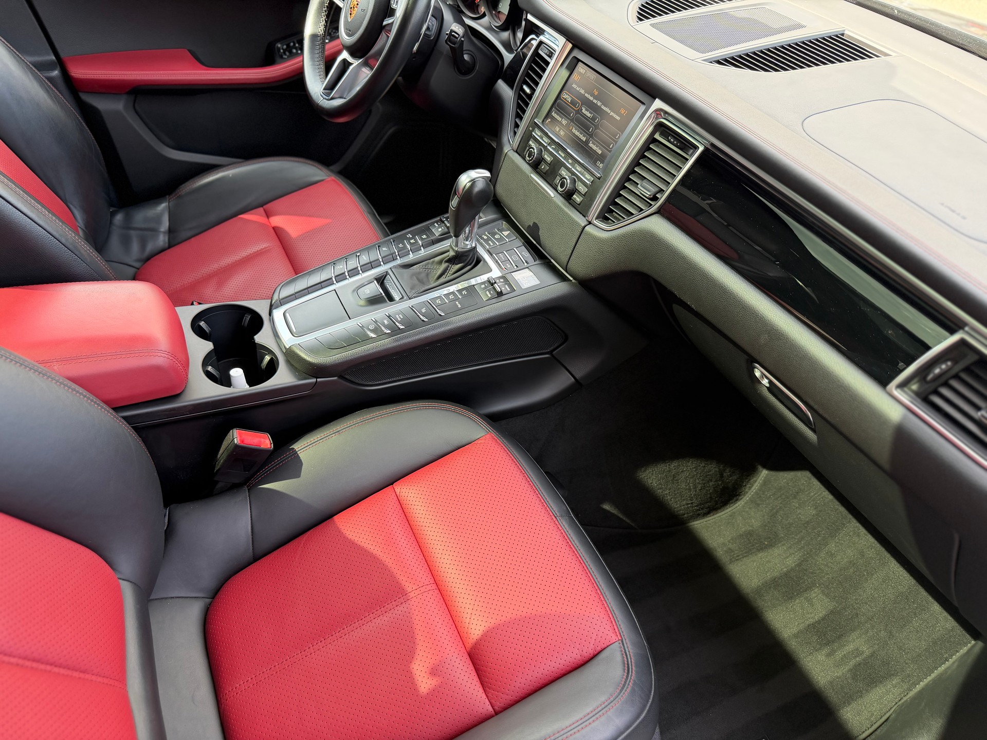 PORSCHE Macan S Diesel PDK-image-16