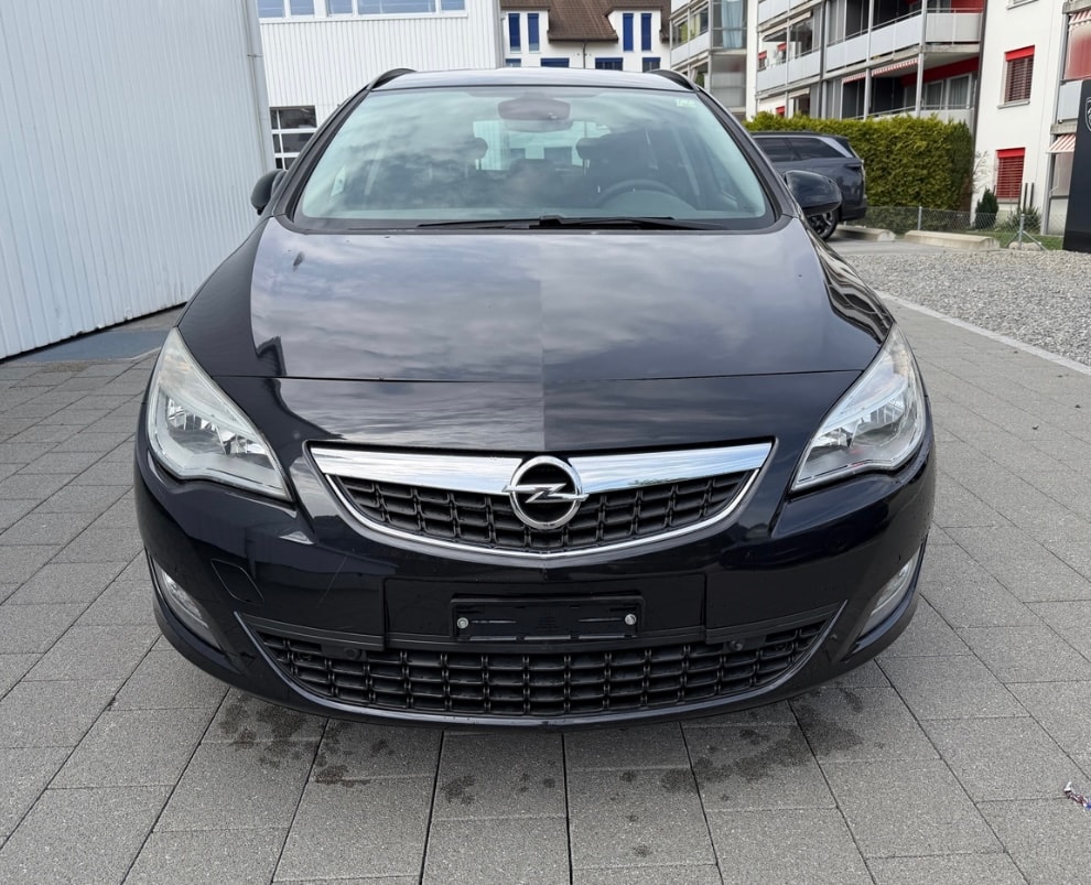 OPEL Astra SportsTourer 1.4i 16V Turbo Sport-image-1