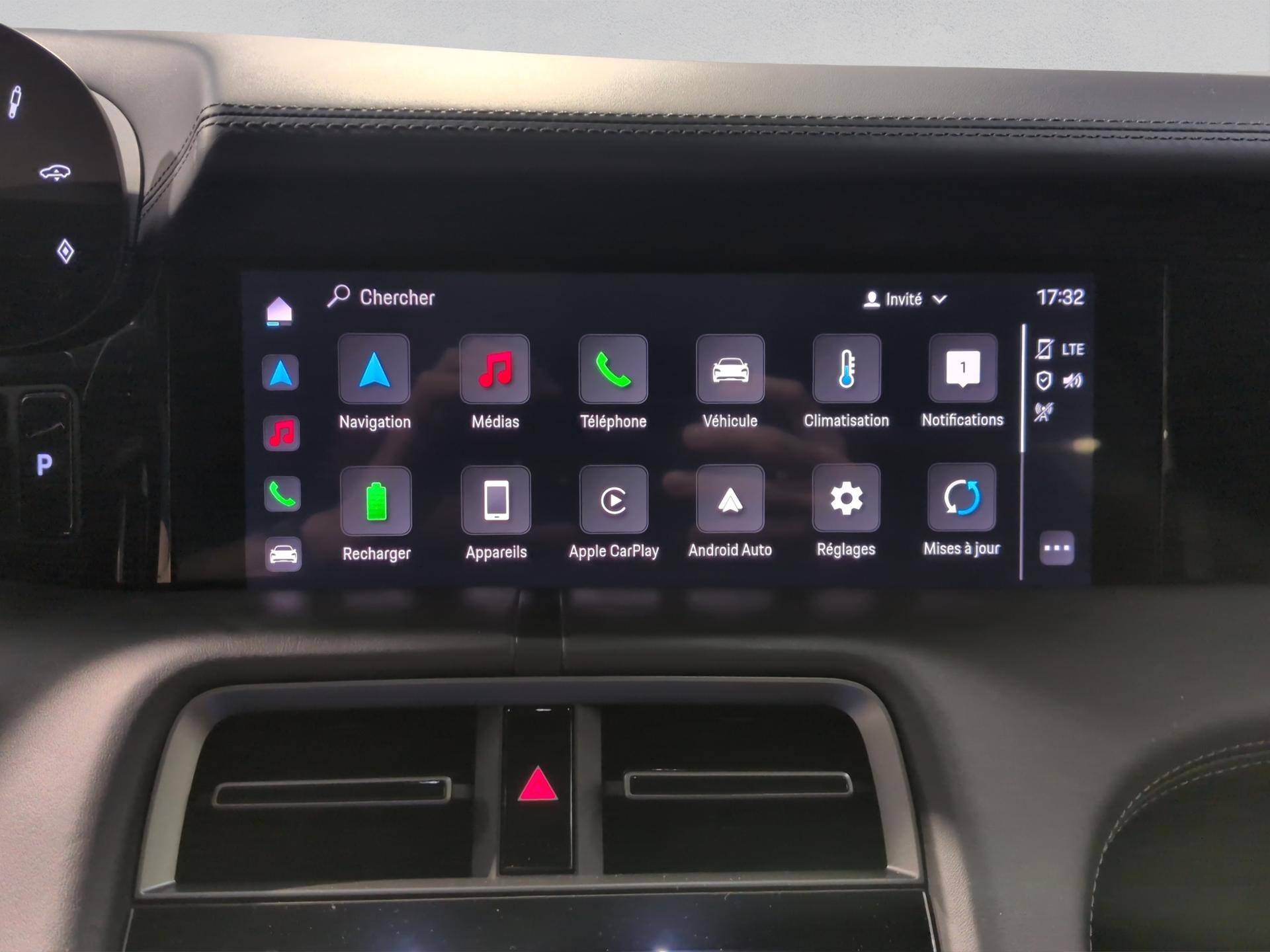 PORSCHE Taycan 4S-image-12