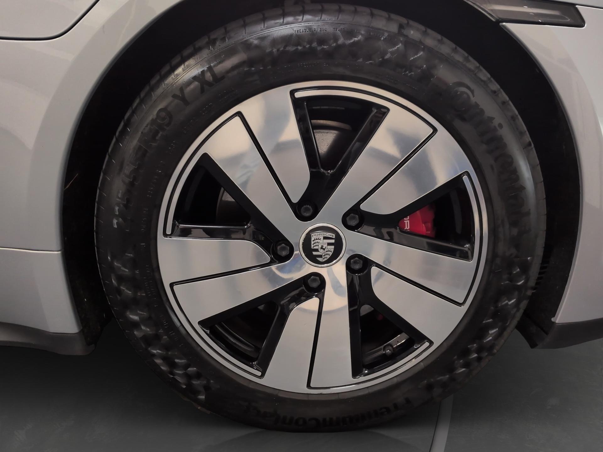 PORSCHE Taycan 4S-image-18