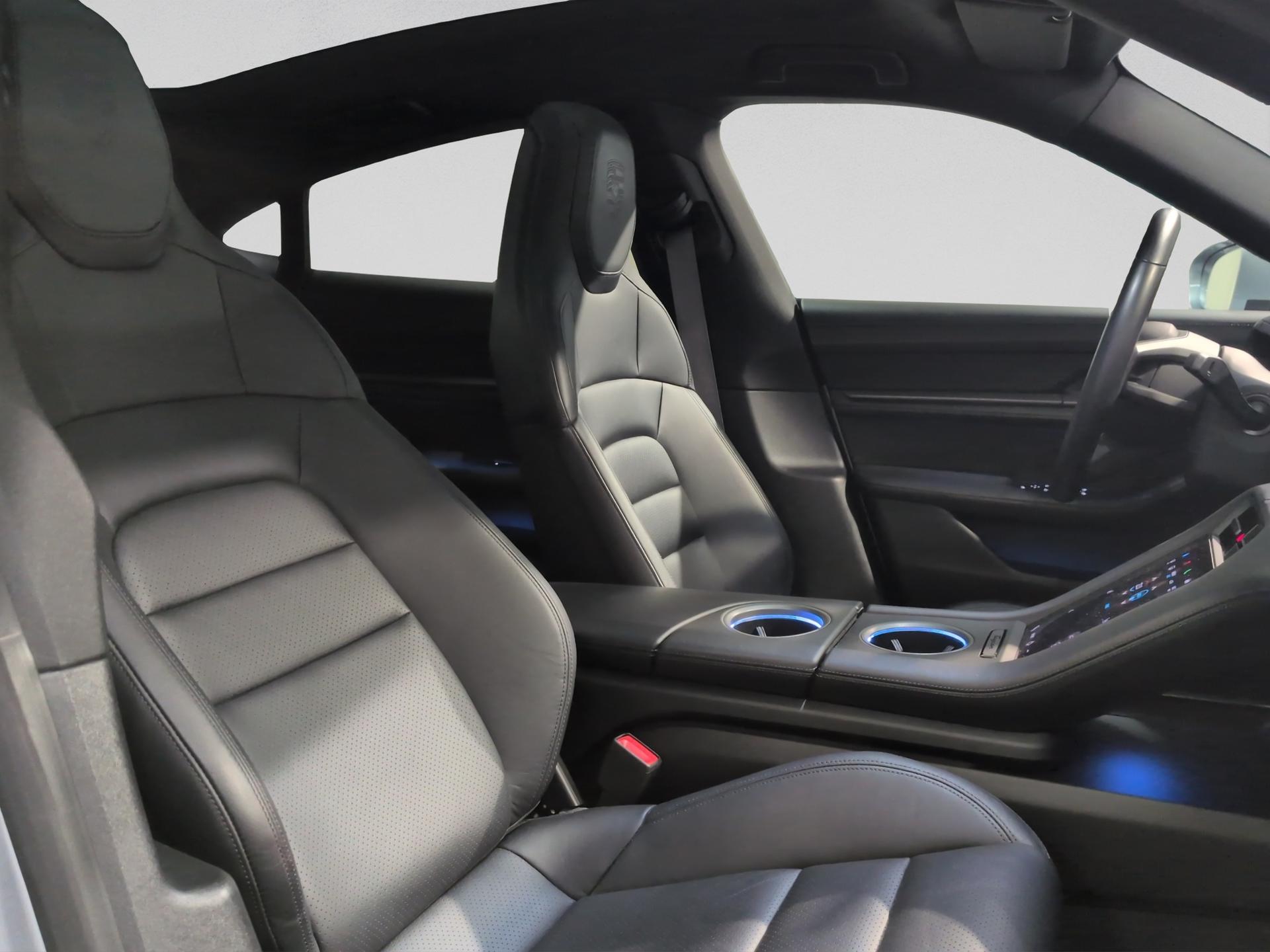 PORSCHE Taycan 4S-image-17