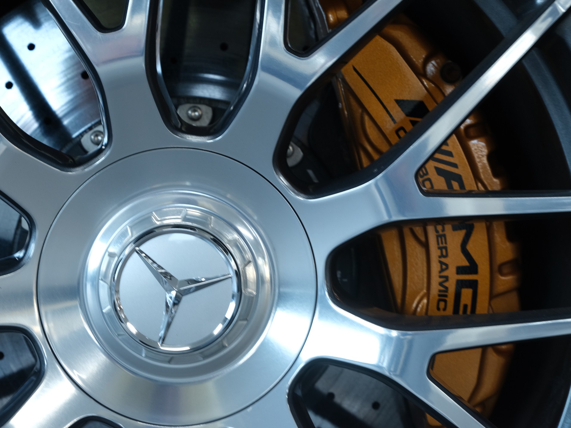 MERCEDES-BENZ C 63 S AMG Edition 1 Speedshift *Burmester* *Sportsitze* *Carbon*-image-13