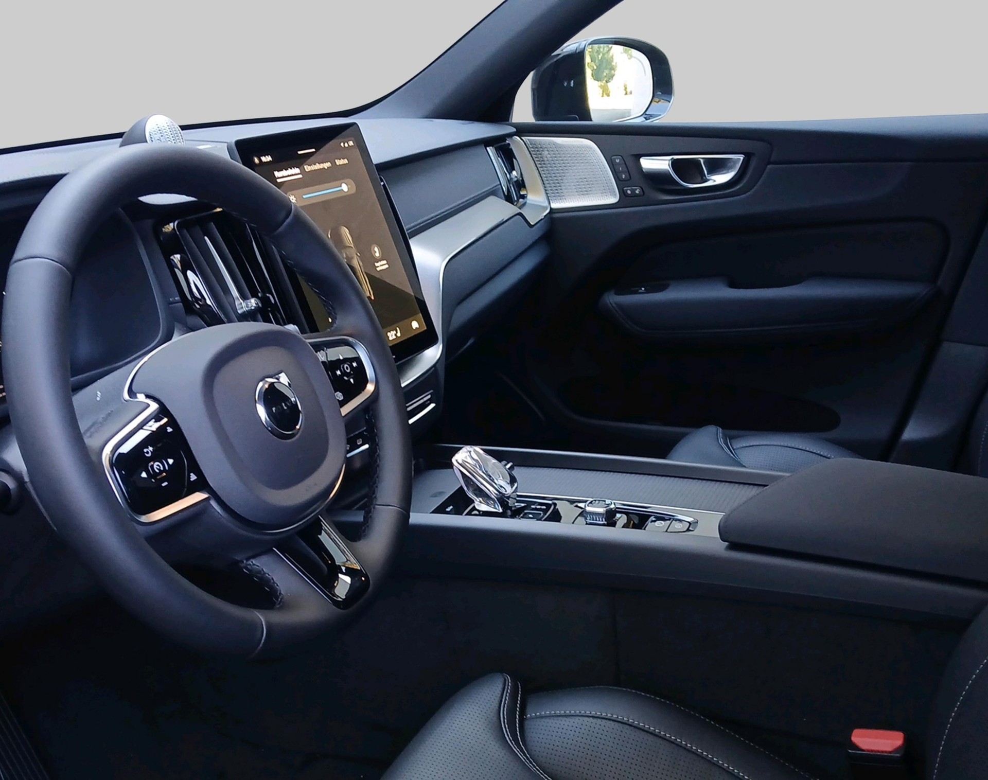 VOLVO XC60 2.0 T8 TE Black Edition e-showroom-element-2