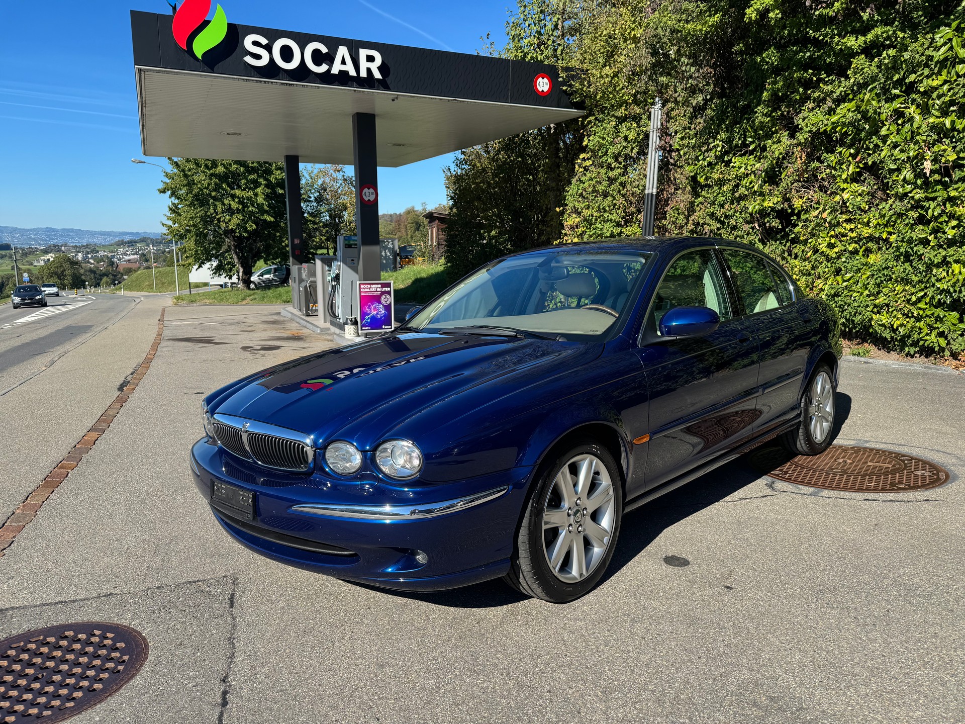 JAGUAR X-Type 3.0 V6 Traction4 Executive-image-1