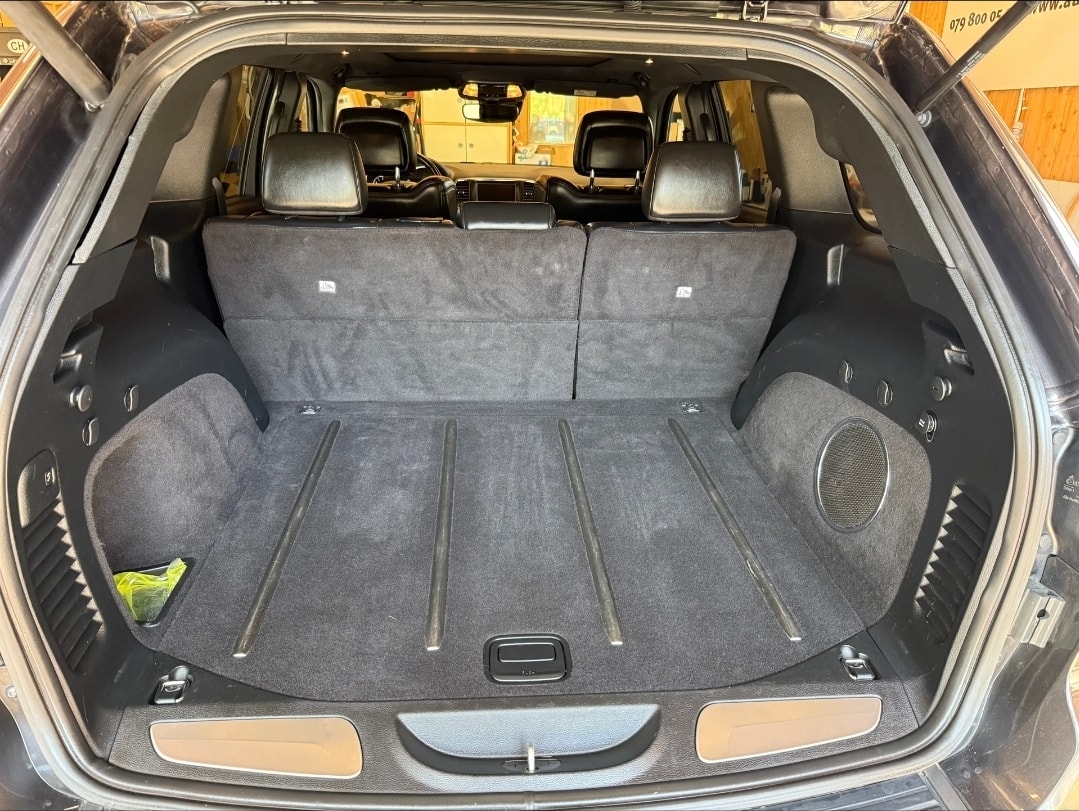JEEP Grand Cherokee 3.0 CRD 75th Anniversary Automatic-image-17
