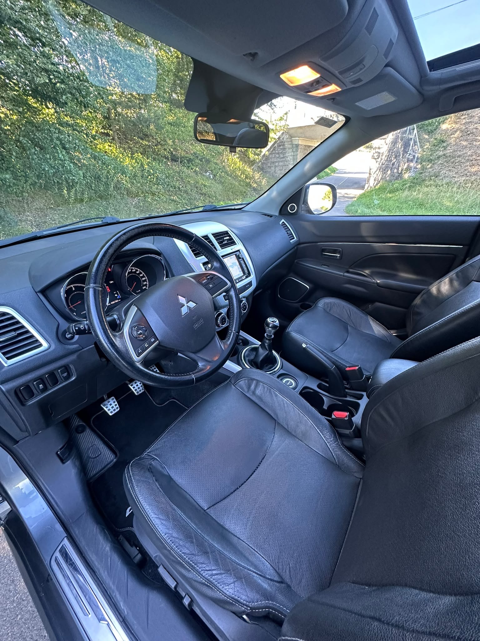 MITSUBISHI ASX 1.8 DID Navigator 4WD-image-11
