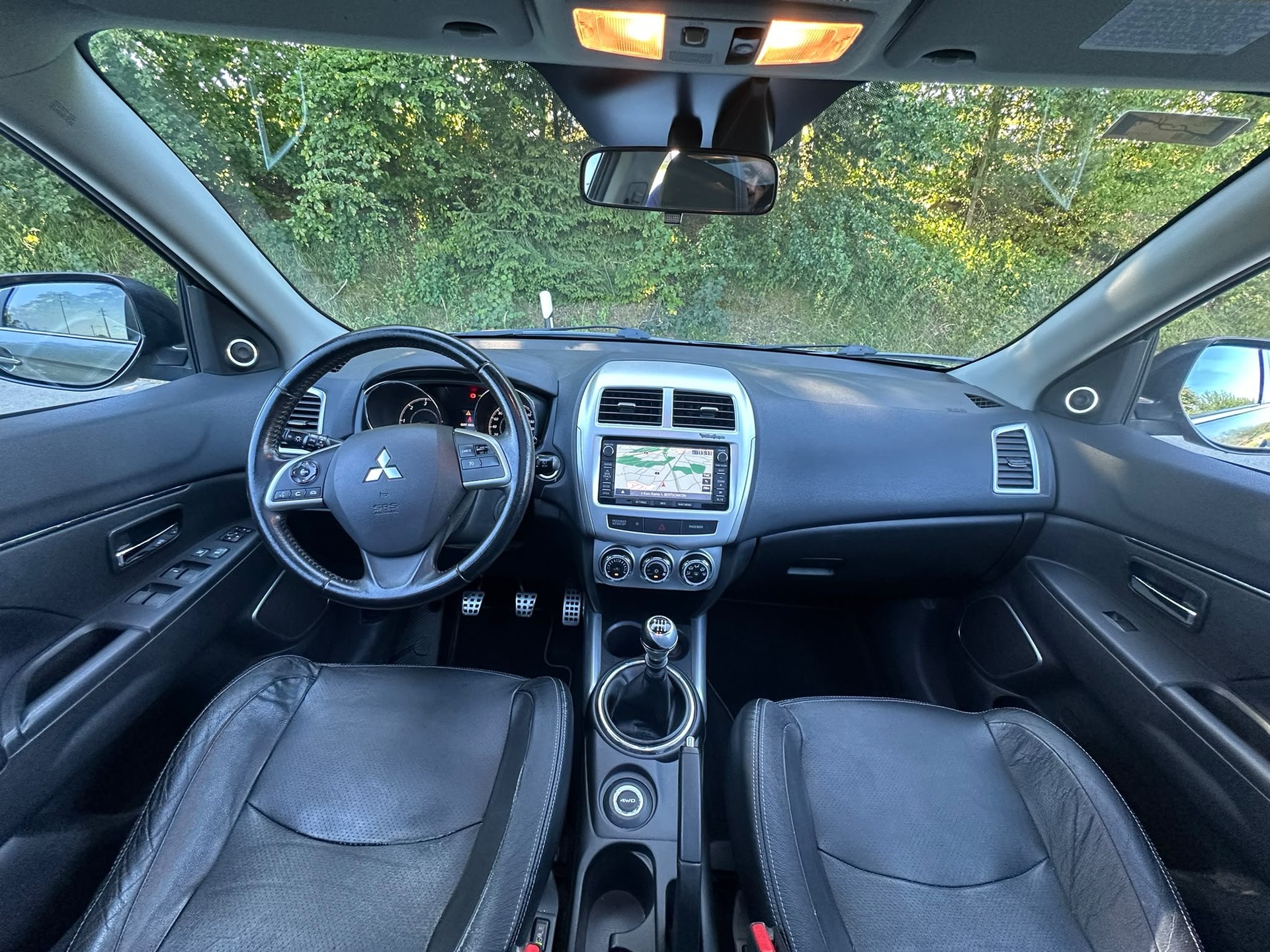 MITSUBISHI ASX 1.8 DID Navigator 4WD-image-10