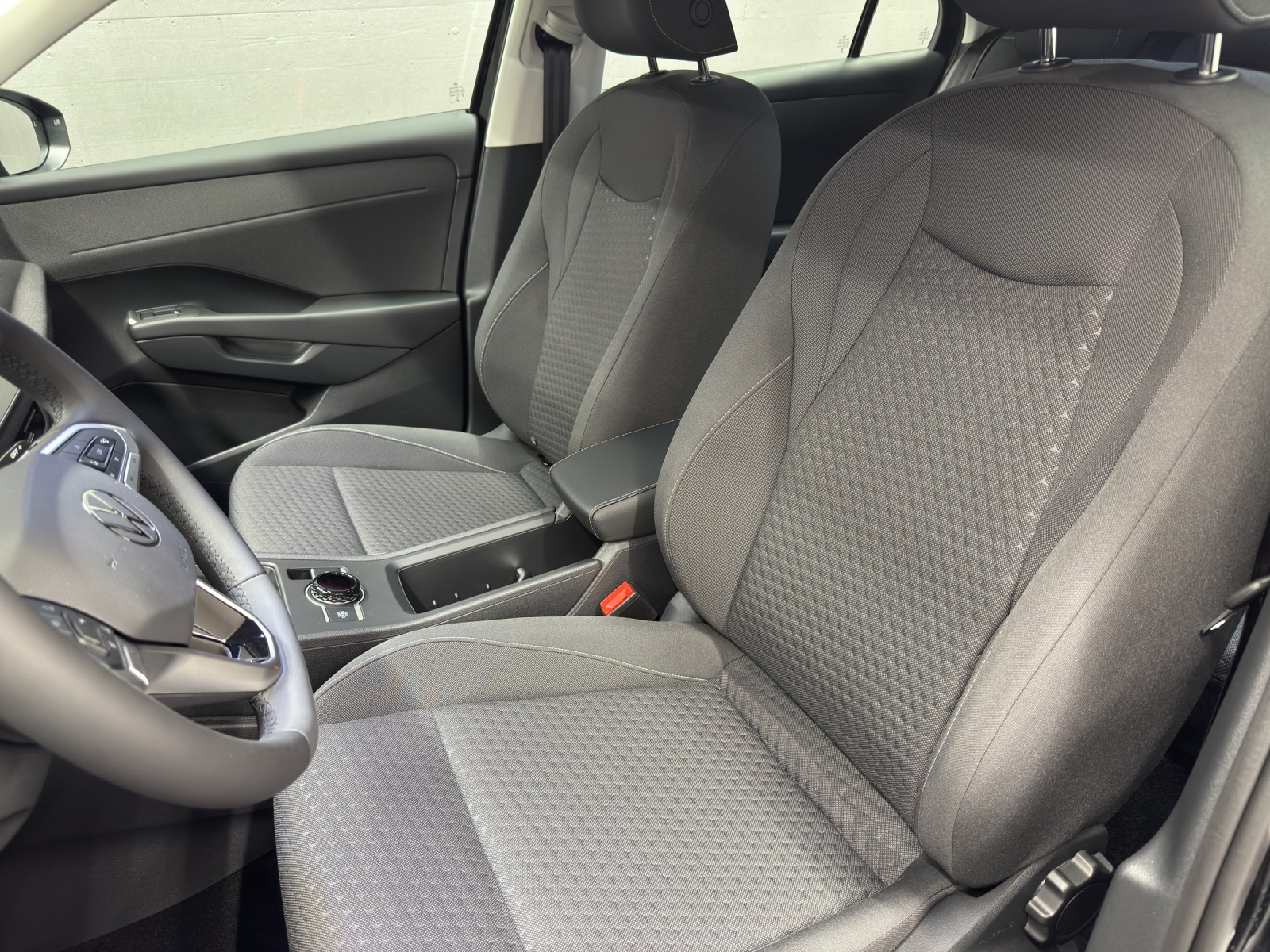 VW T-Roc 1.5 eTSI Trend DSG-image-12