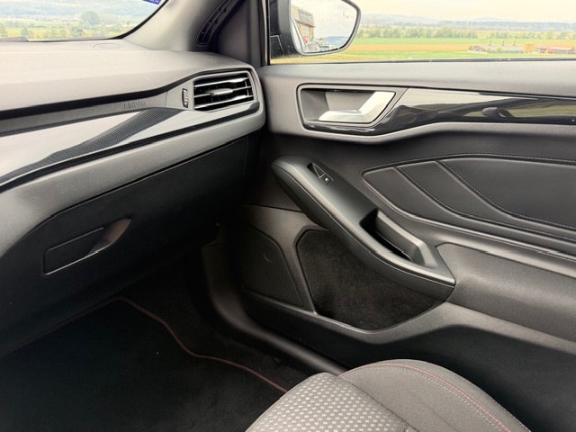 FORD Focus 1.0 MHEV ST-Line X Automat-image-15