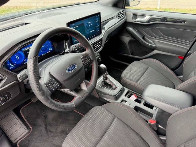 FORD Focus 1.0 MHEV ST-Line X Automat-image-11