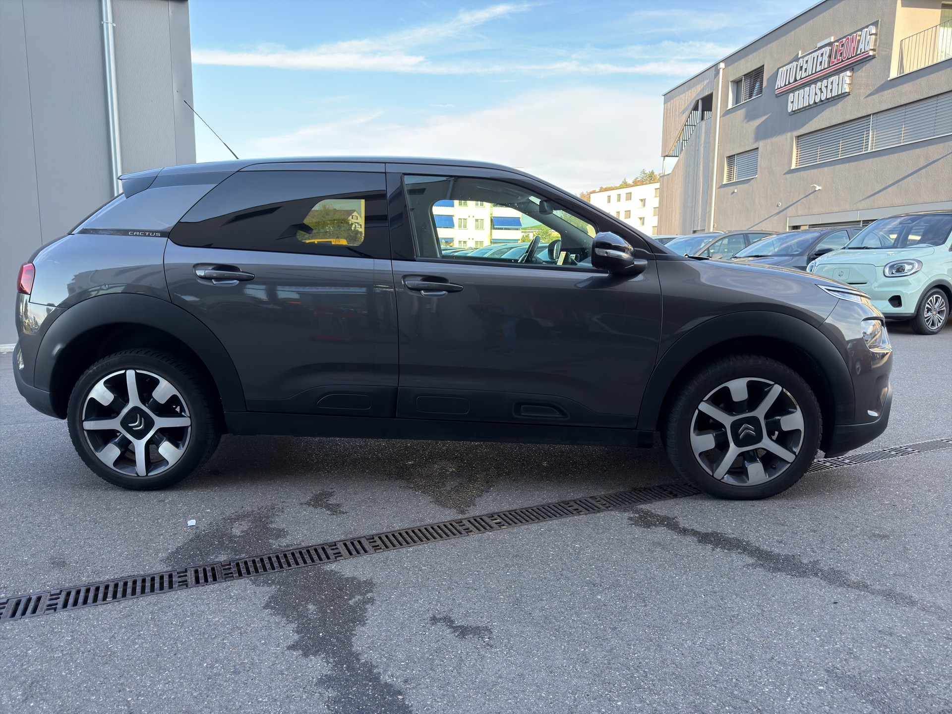 CITROEN C4 Cactus 1.2 Pure Tech Feel EAT6-image-6