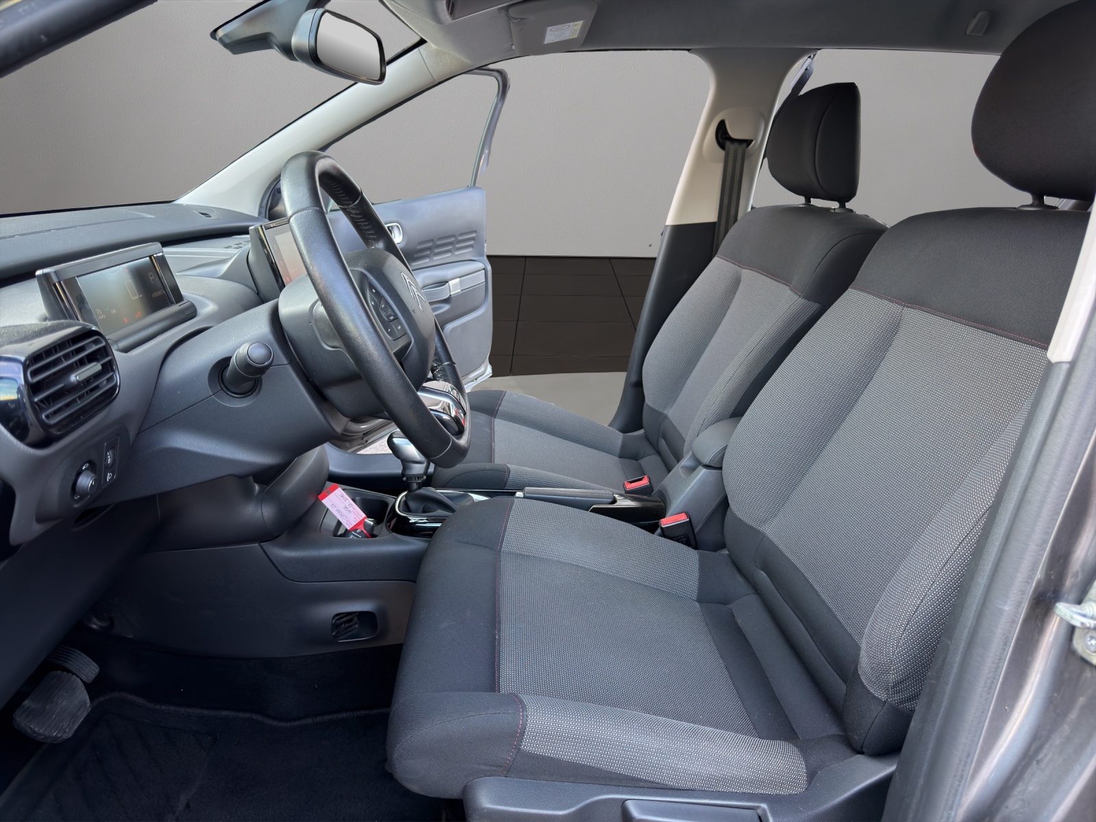 CITROEN C4 Cactus 1.2 Pure Tech Feel EAT6-image-8